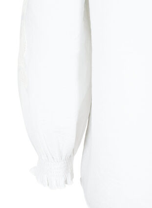 Bluse med flæser og broderi anglaise, Bright White, Packshot image number 3
