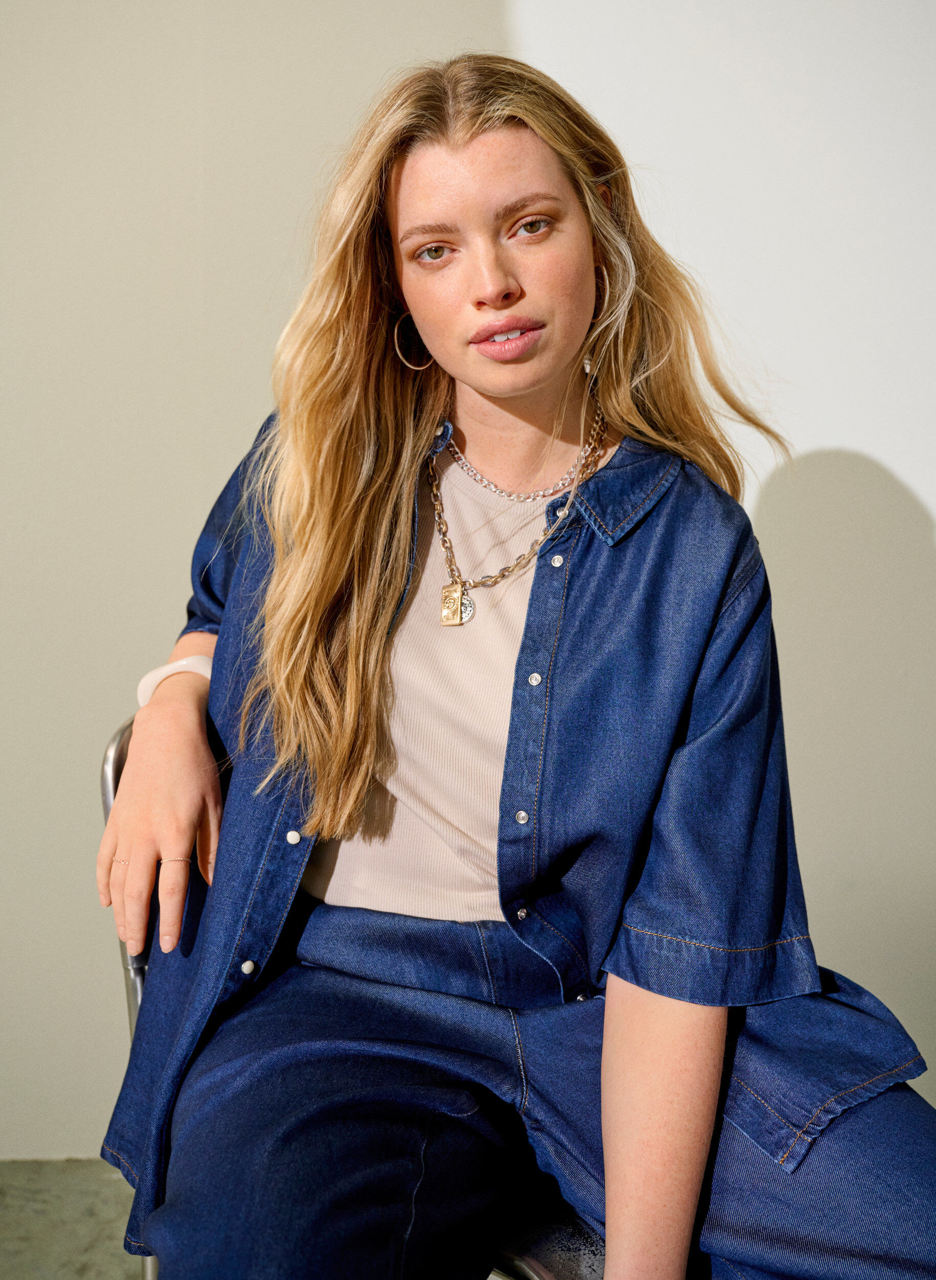 Kort&aelig;rmet lyocellskjorte i denim-look