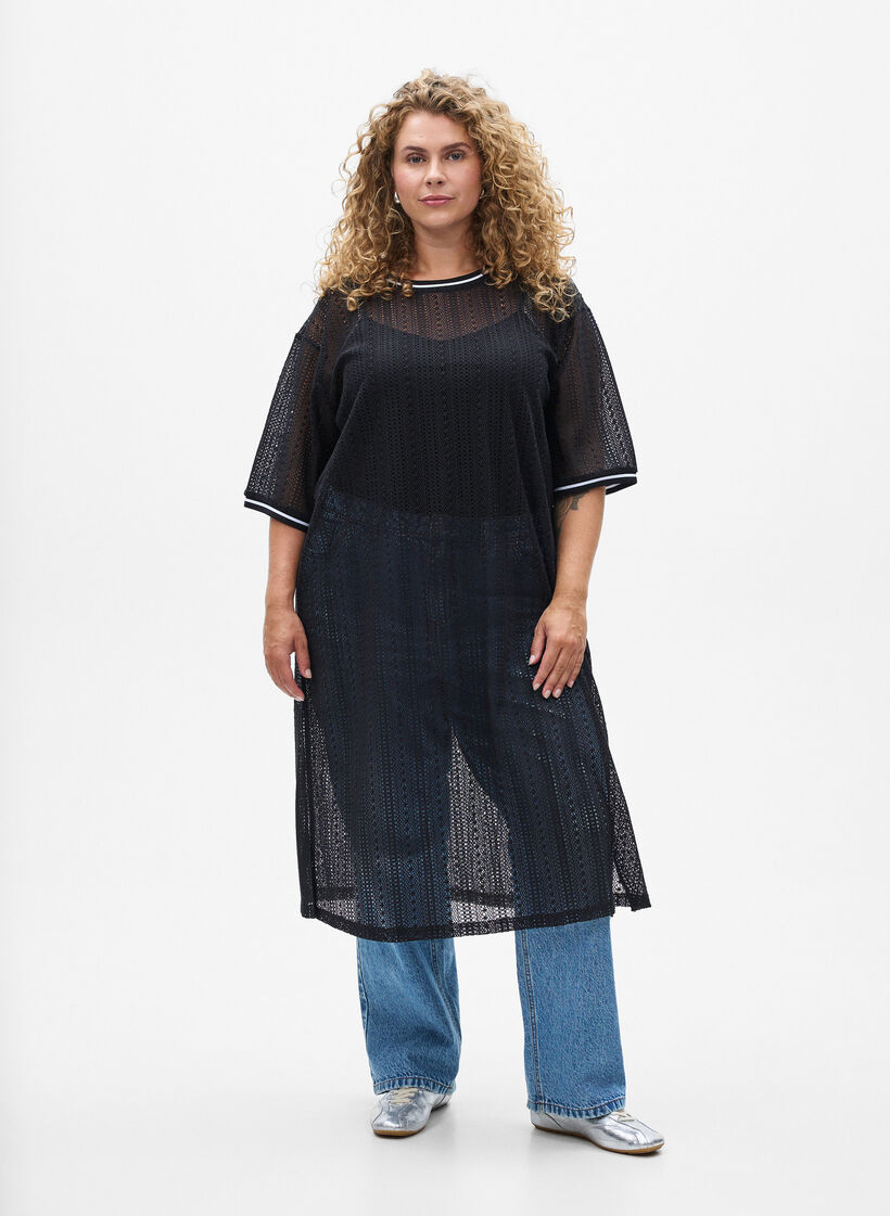 Midikjole med hulmønster og korte ærmer, Sort, Model image number 0