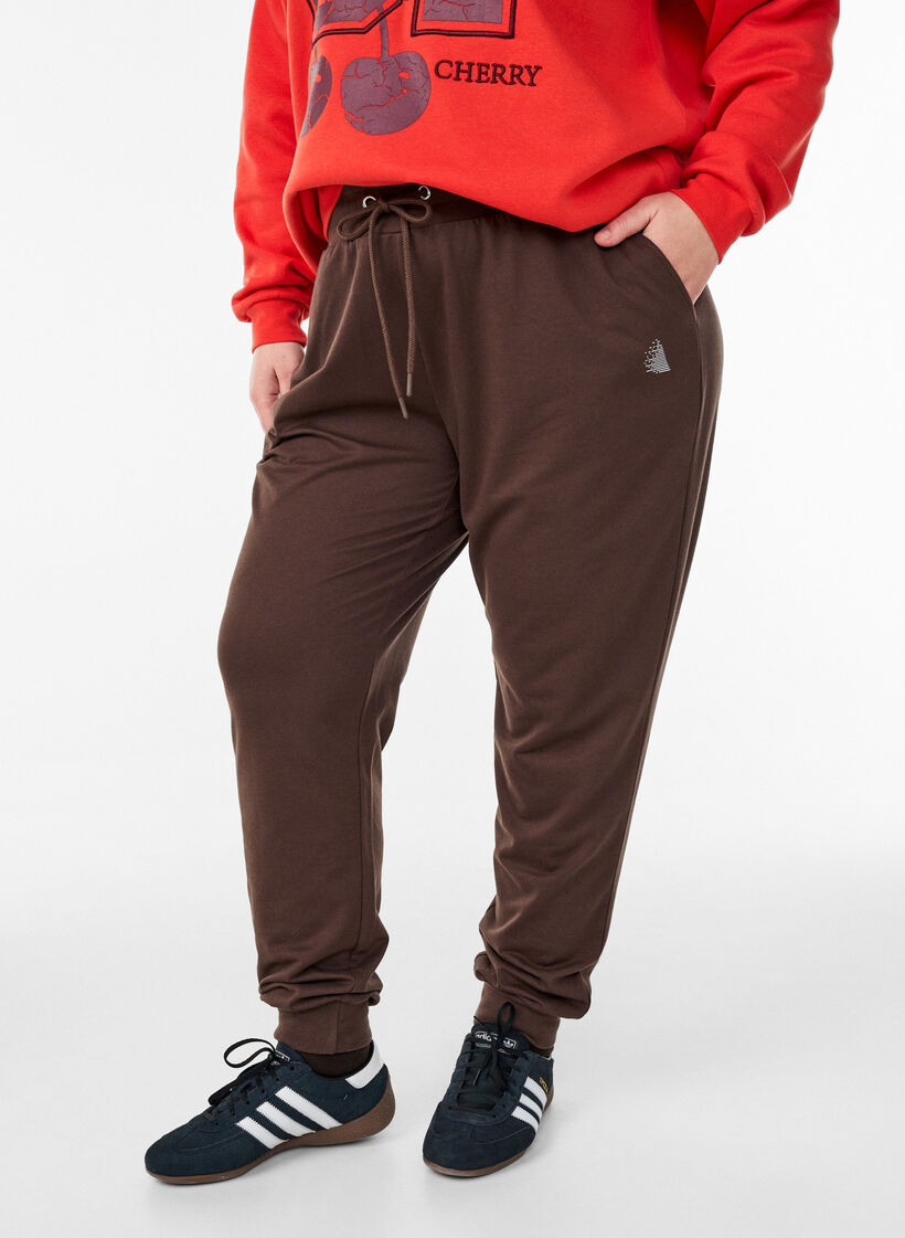 Sweatshirt med frontmotiv, R&oslash;d, Model image number 3