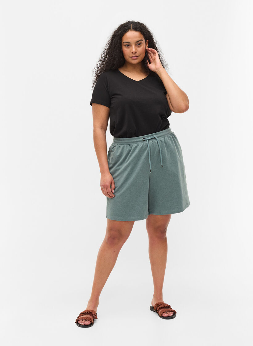 Basis t-shirt med v-hals, Sort, Model image number 1