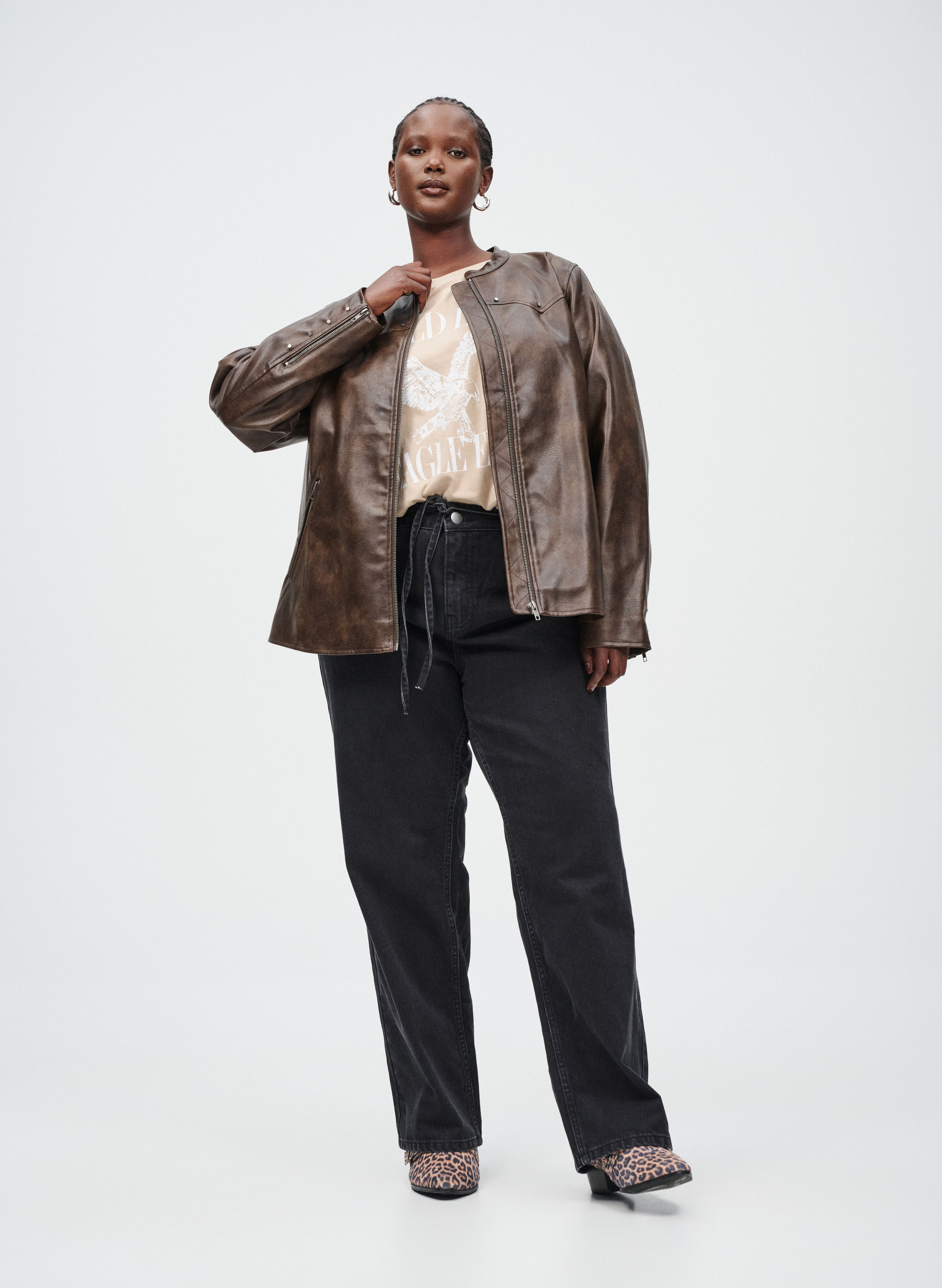 Imiteret l&aelig;derjakke med nitter, , Model