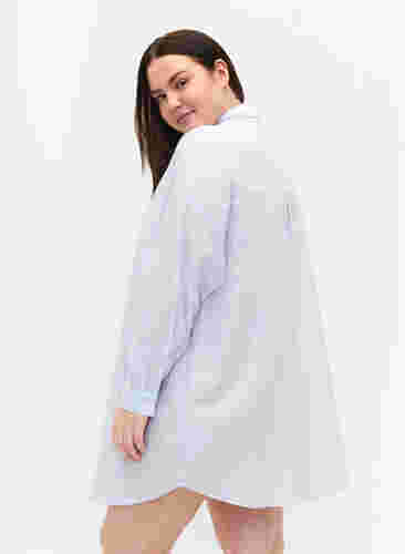 Stribet natskjorte i bomuld, White w. Blue Stripe, Model image number 1