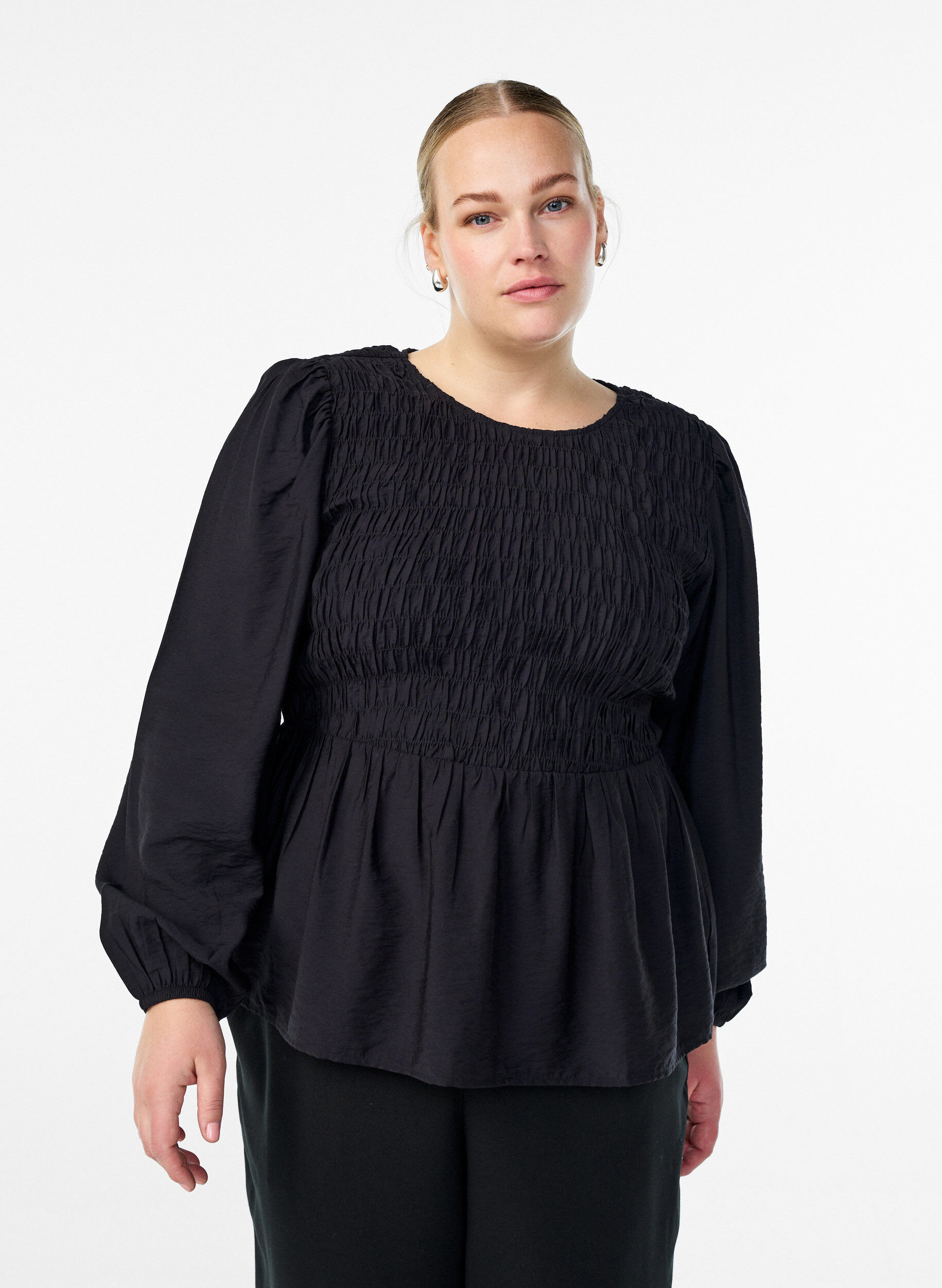 Bluse med smock og lange &aelig;rmer, Sort, Model