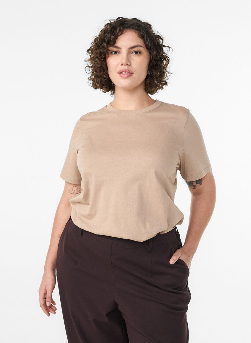 Basis t-shirt i bomuld med rund hals, Beige, Model image number 0