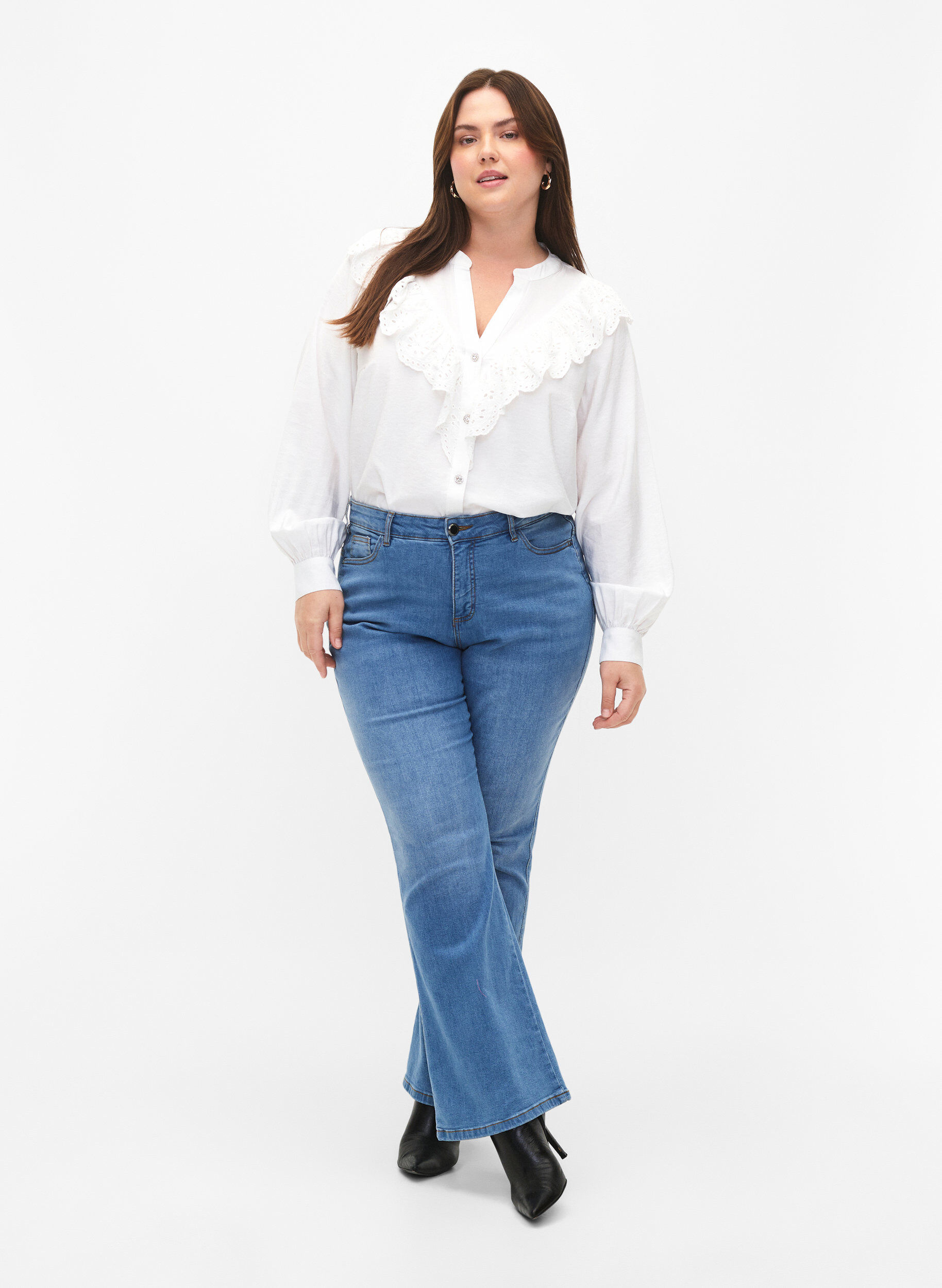 Zizzi Skjortebluse i viskose med fl&aelig;ser, Bright White, Model image number 2