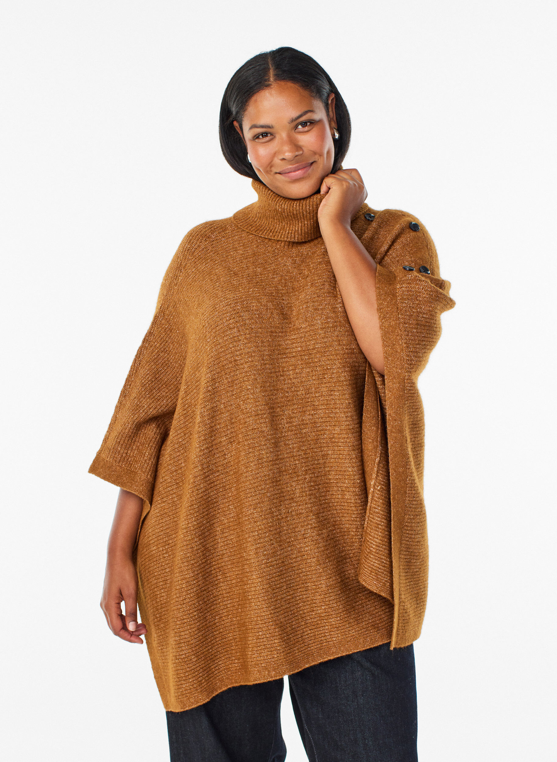 Poncho med rullekrave og knapdetalje, Brun, Model