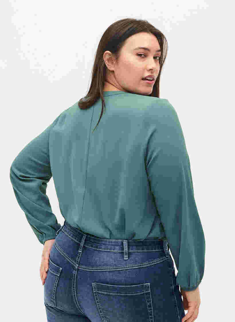 Ensfarvet bluse med v-hals, Mallard Green, Model image number 1