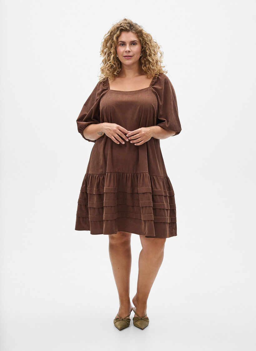 Kort kjole i fløjl med firkantet udskæring, Brun, Model image number 1