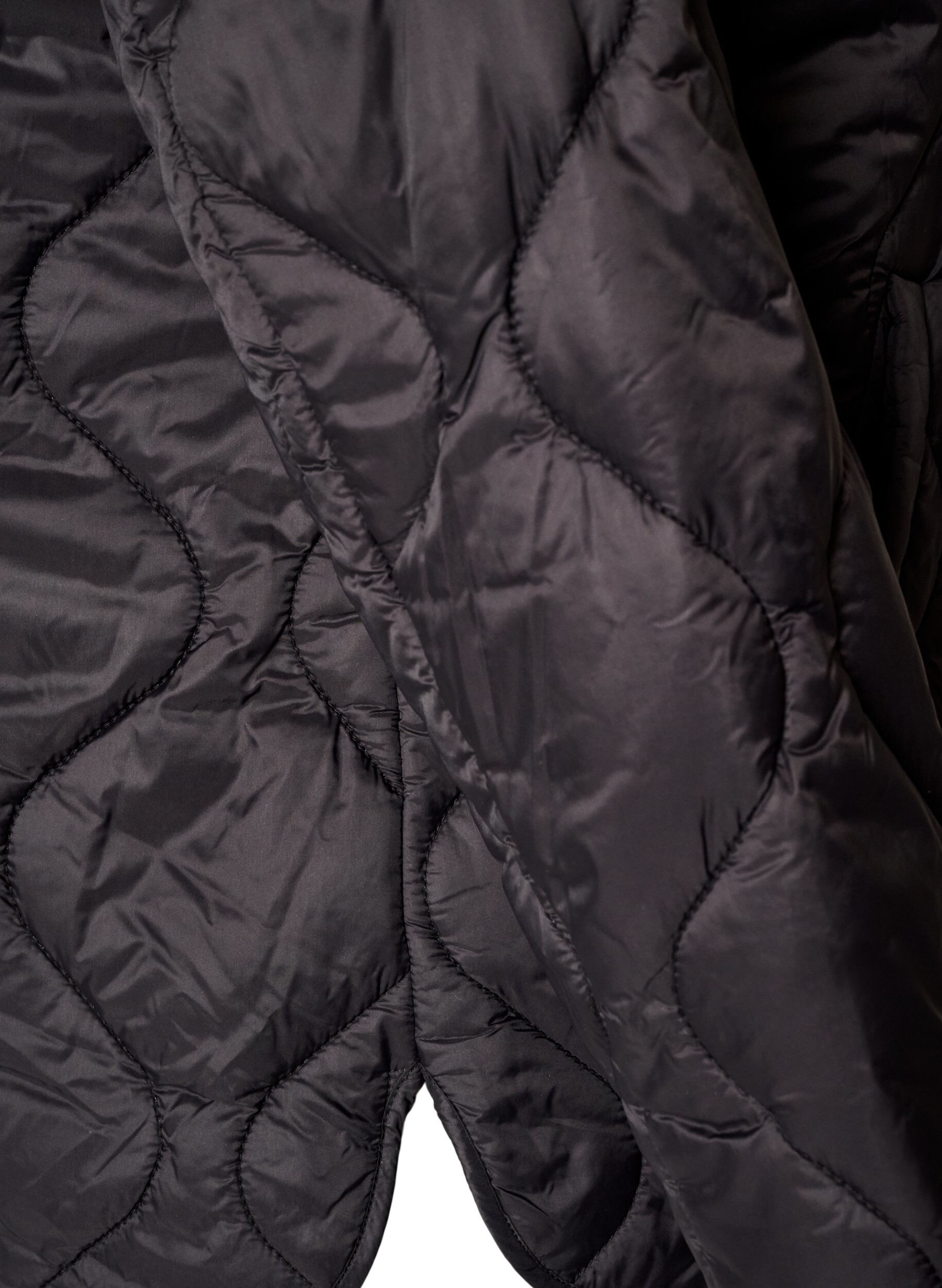 ZizziQuiltet jakke med trykknapper og rund hals, Sort, Packshot image number 4
