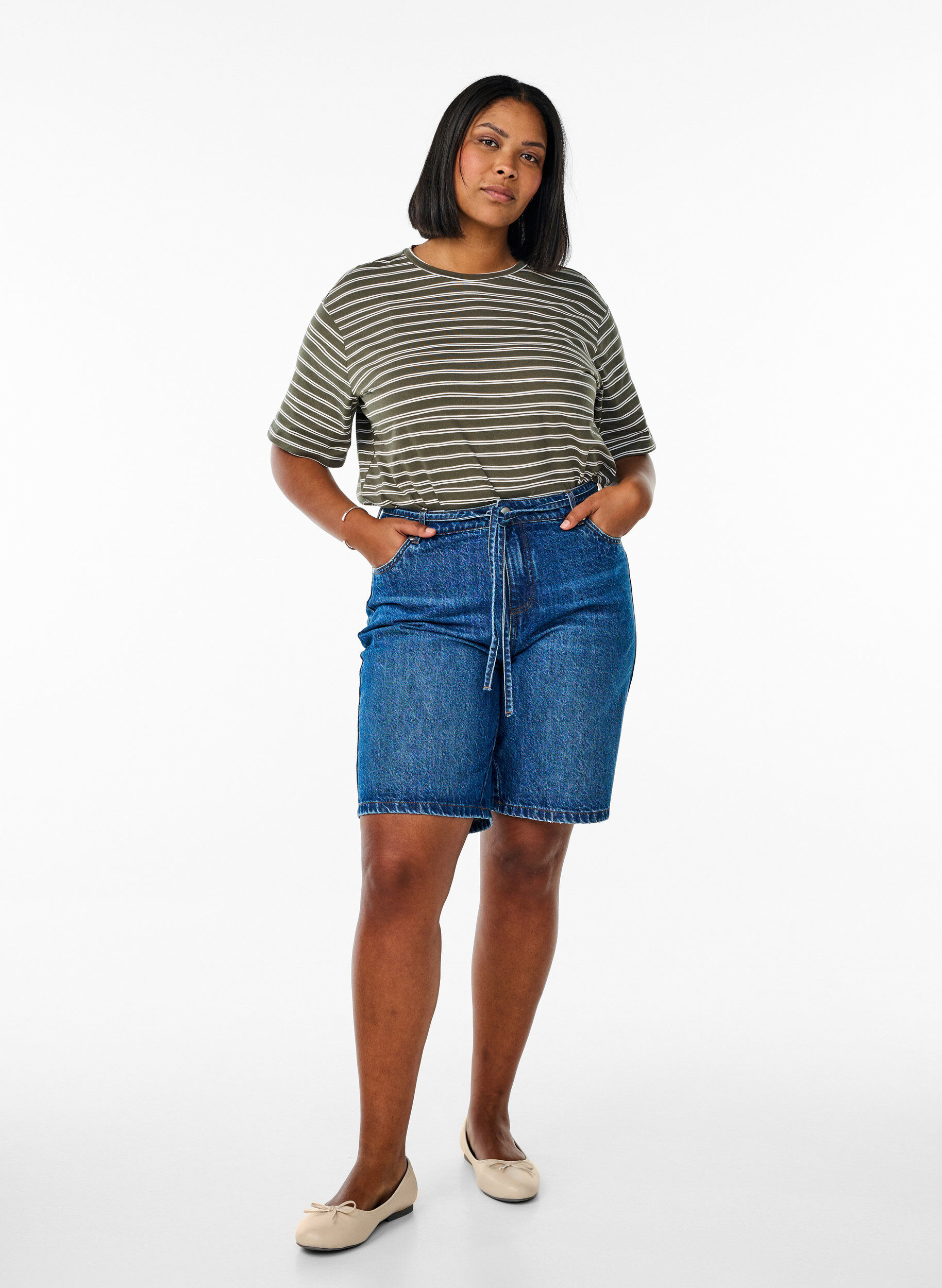 Zizzi T-shirt med striber, Gr&oslash;n, Model image number 1