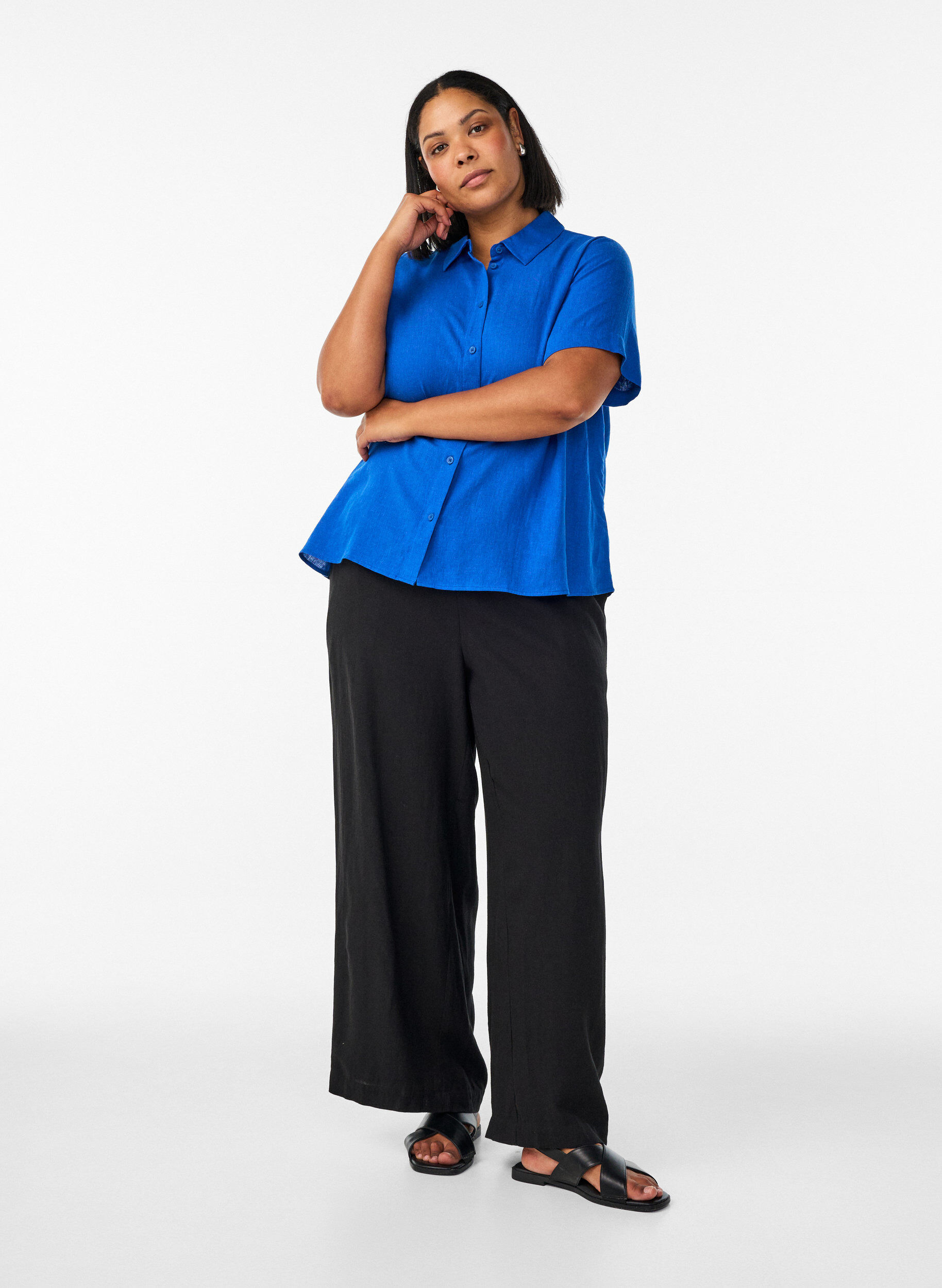 Bukser i h&oslash;r og viskose med vide ben, Sort, Model