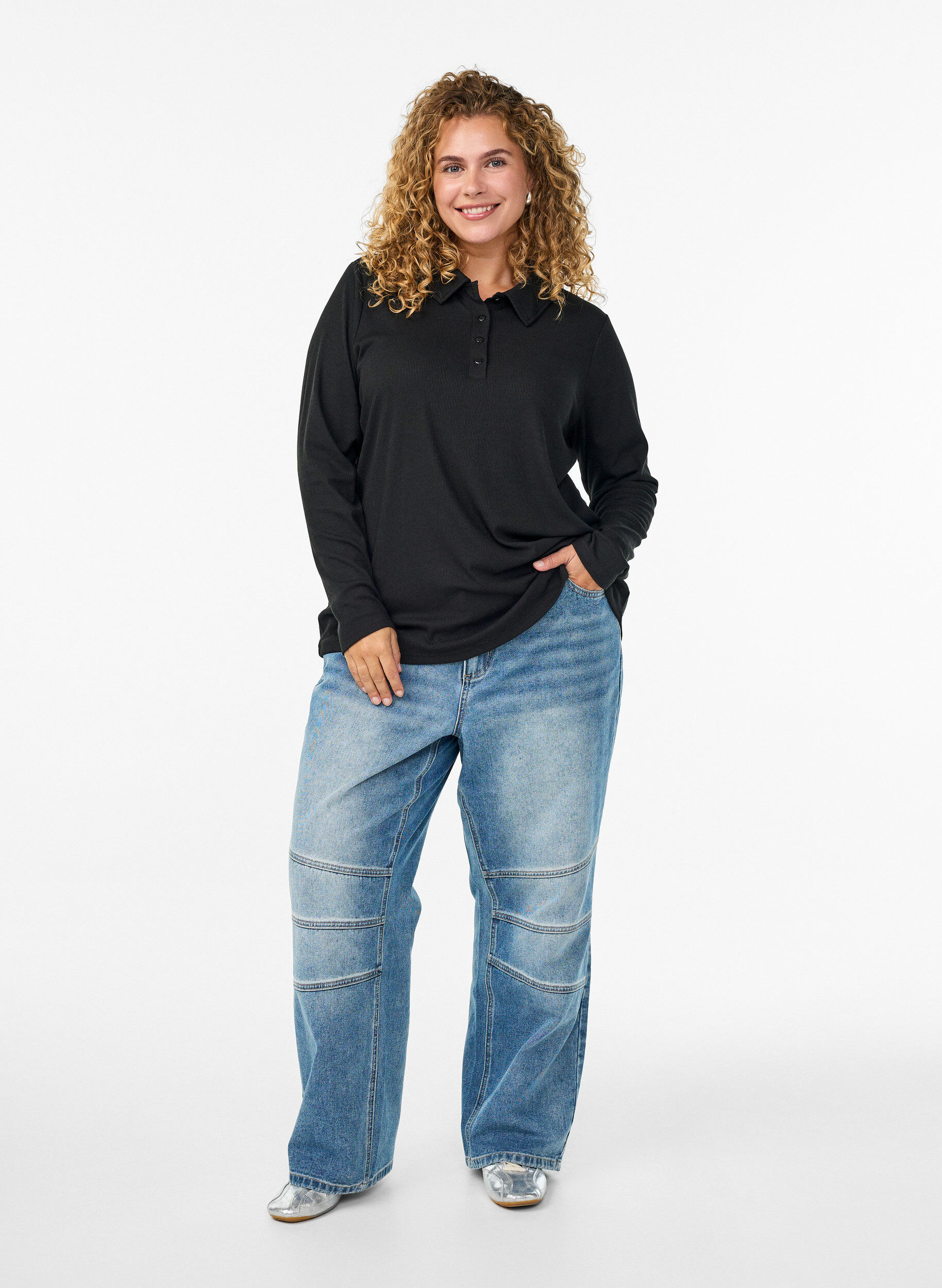 Zizzi Lang&aelig;rmet polo i str&aelig;kbar ribkvalitet, Sort, Model image number 1