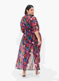 Strand kimono med print, Bright Leaf, Model