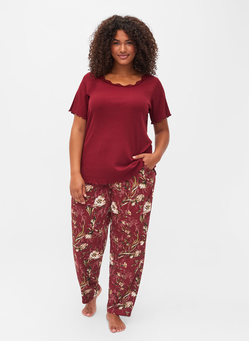 Kortærmet natbluse med blondekant, Cabernet, Model image number 2