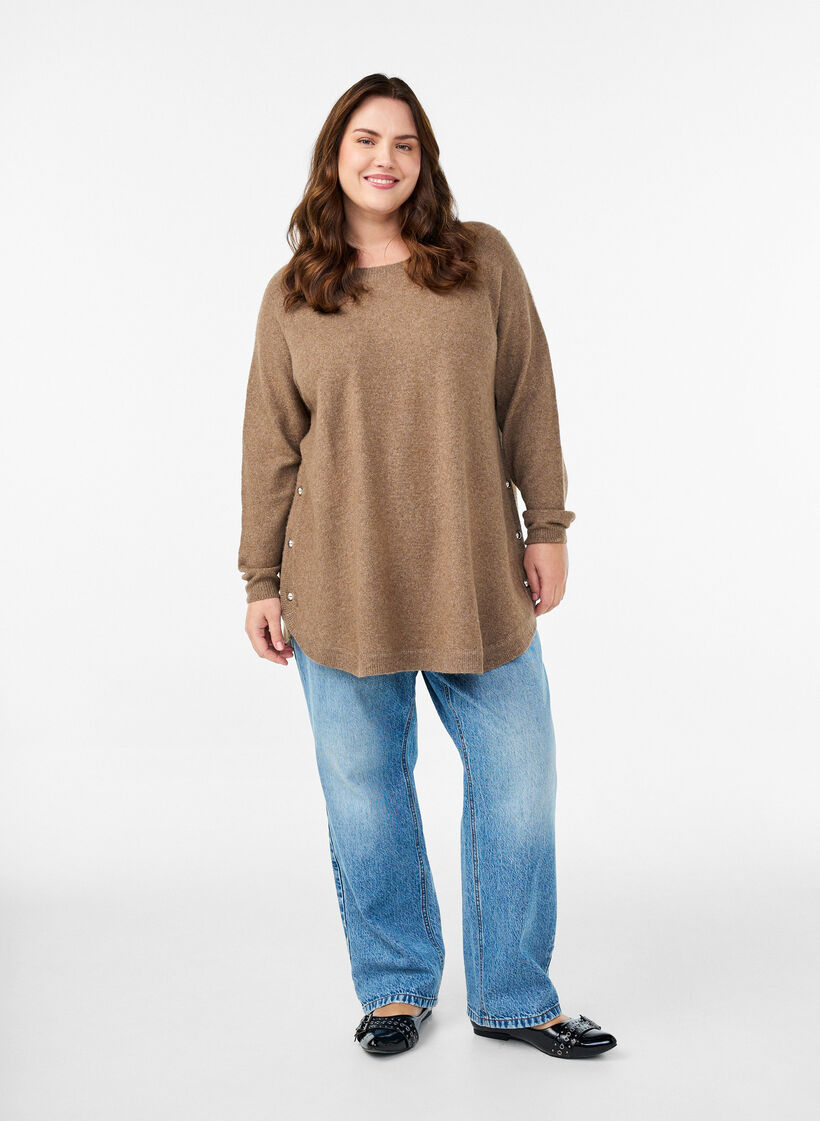 Lang strikbluse med kugleknapper, Brun, Model image number 1
