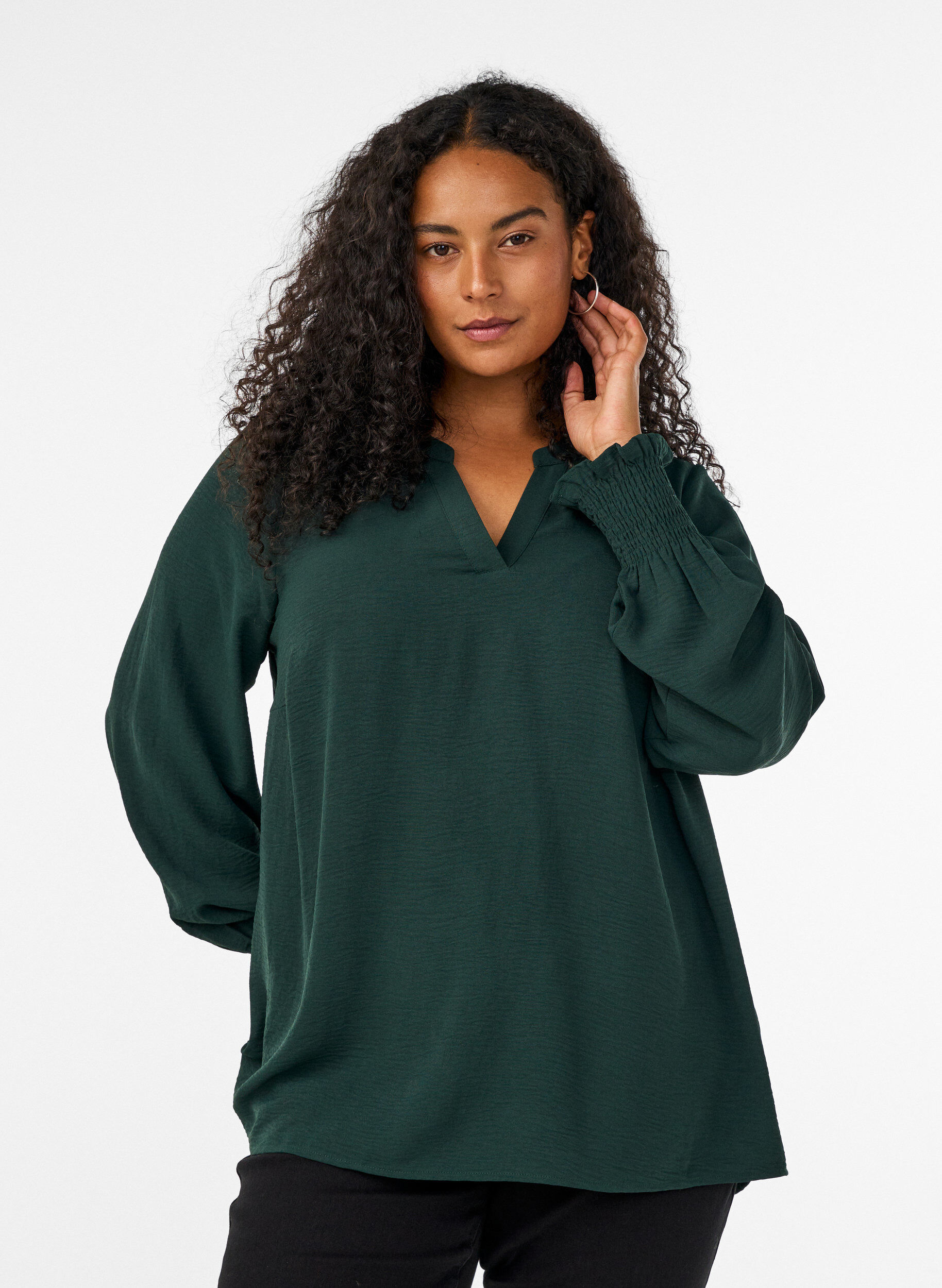 Bluse med smock manchetter og V-udsk&aelig;ring, Gr&oslash;n, Model