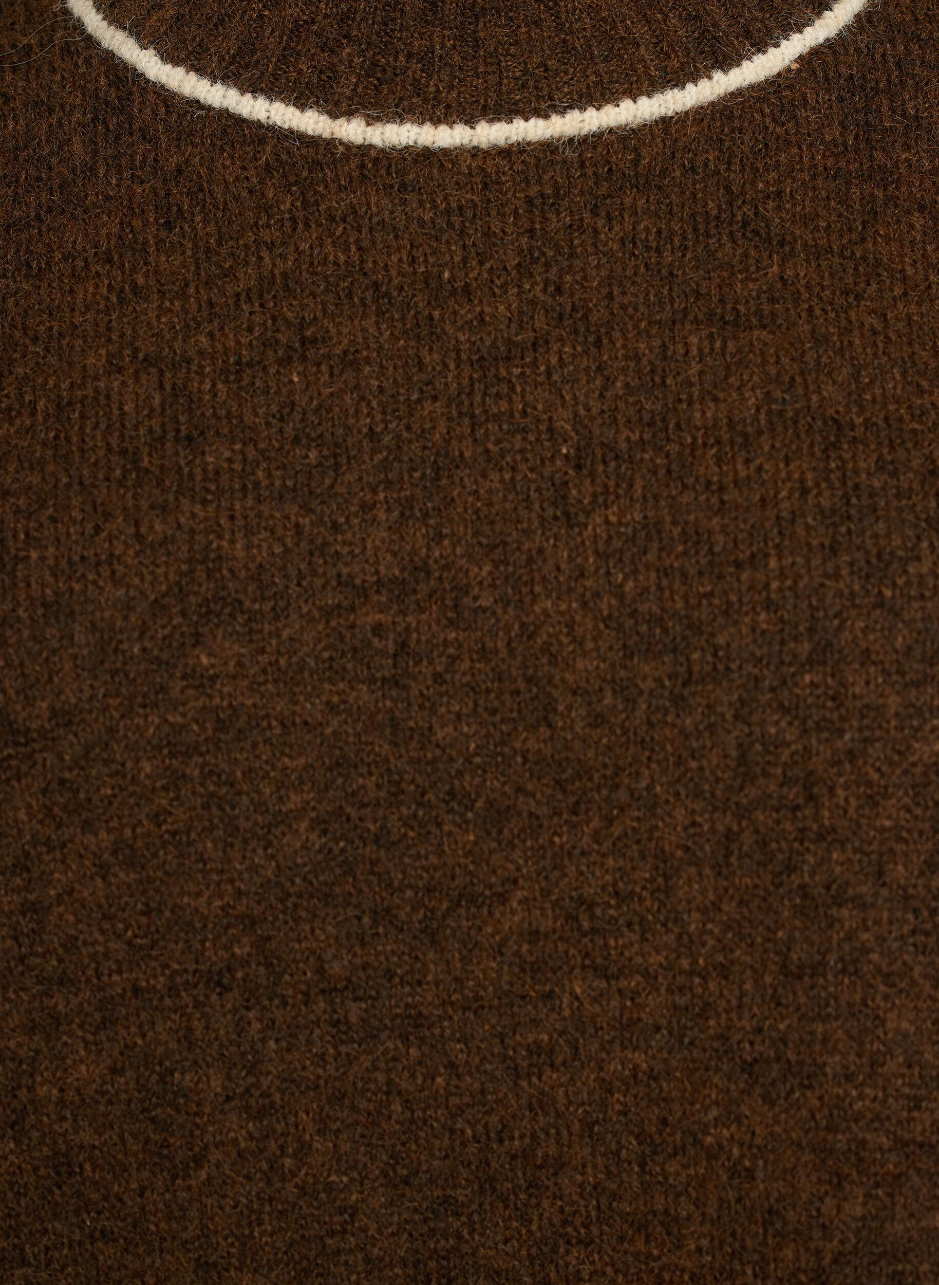 ZizziStriktr&oslash;je med turtleneck og kontraststriber, Brun, Packshot image number 2