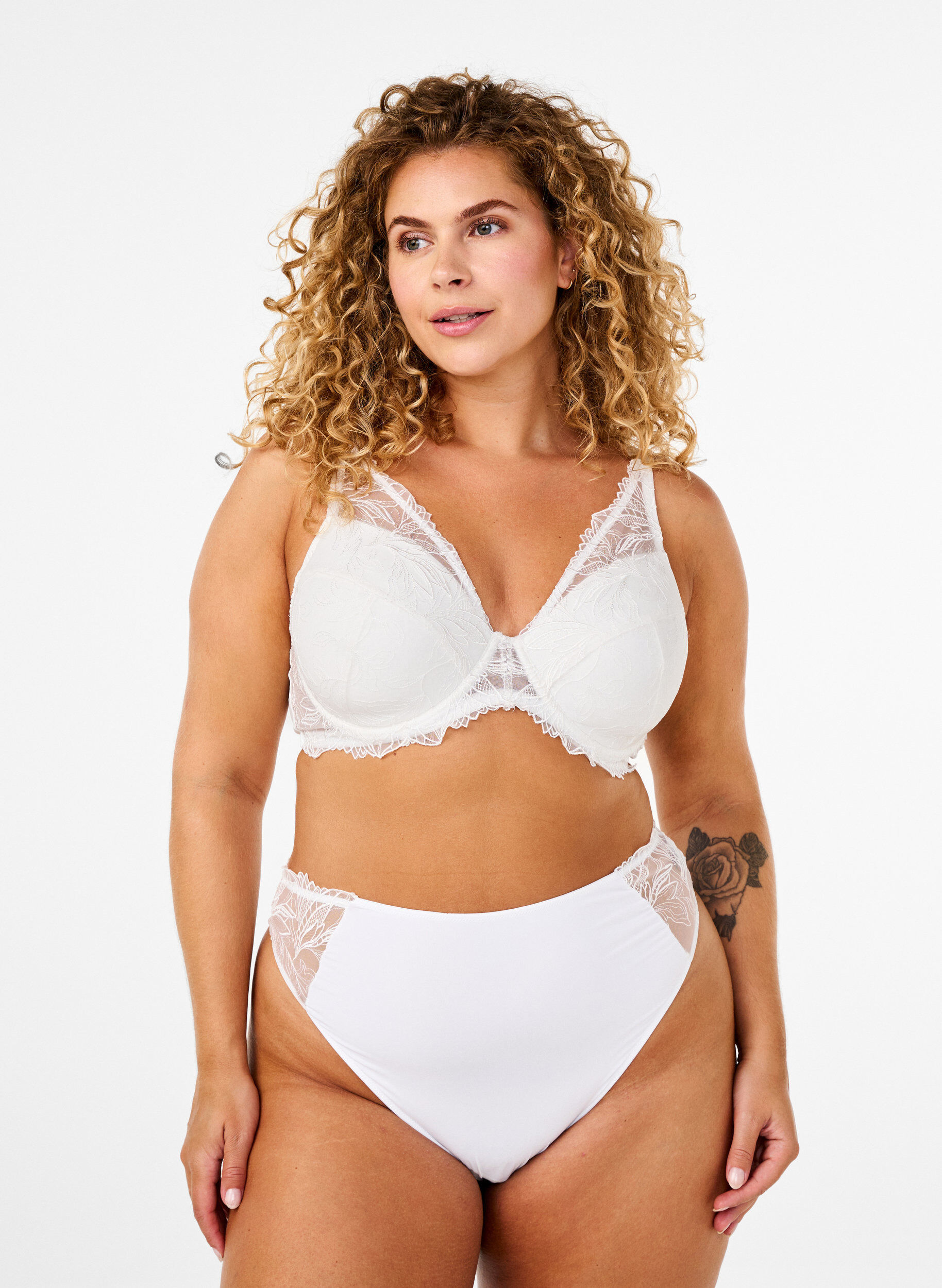 ZizziG-streng i microfiber med blonder, Hvid, Model image number 0
