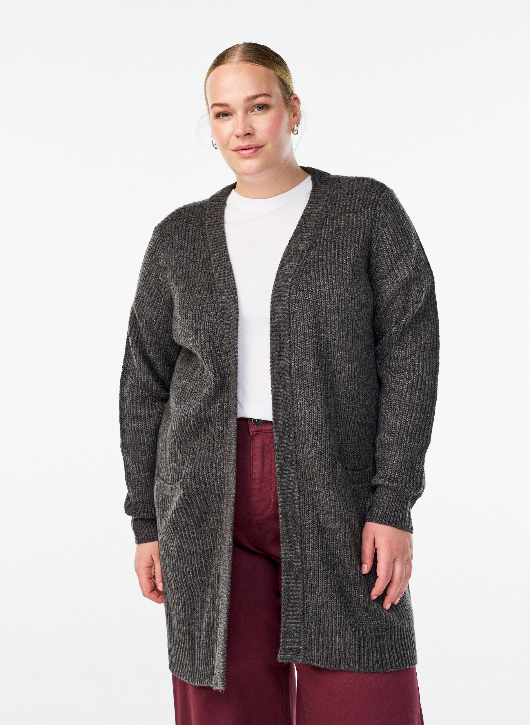 FLASH - Lang ribstrikket cardigan med lommer, Gr&aring;, Model