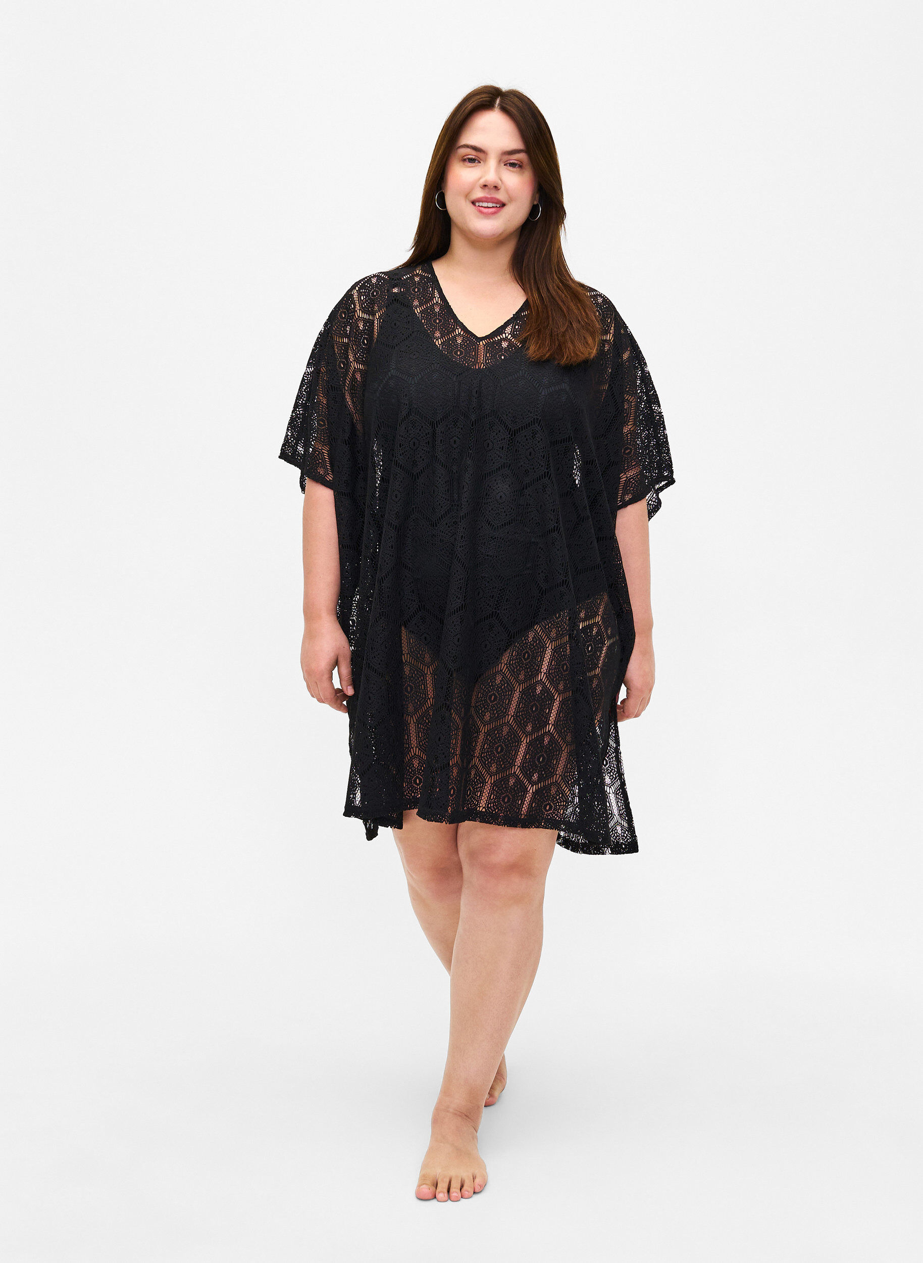 Zizzi Kaftan strandkjole med hulm&oslash;nster, Black, Model image number 2