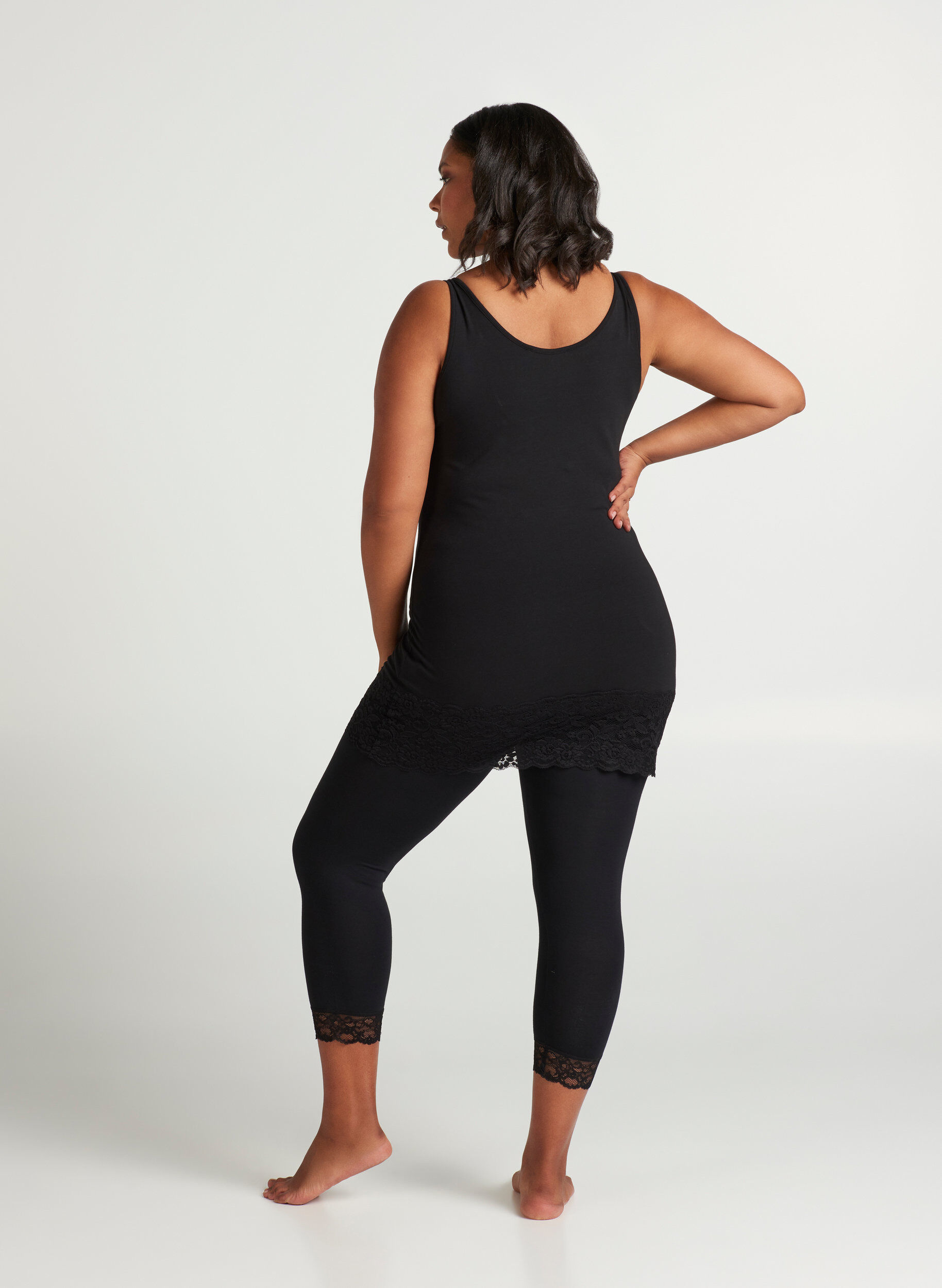 Zizzi 3/4 basis leggings med blondekant, Black, Model image number 1