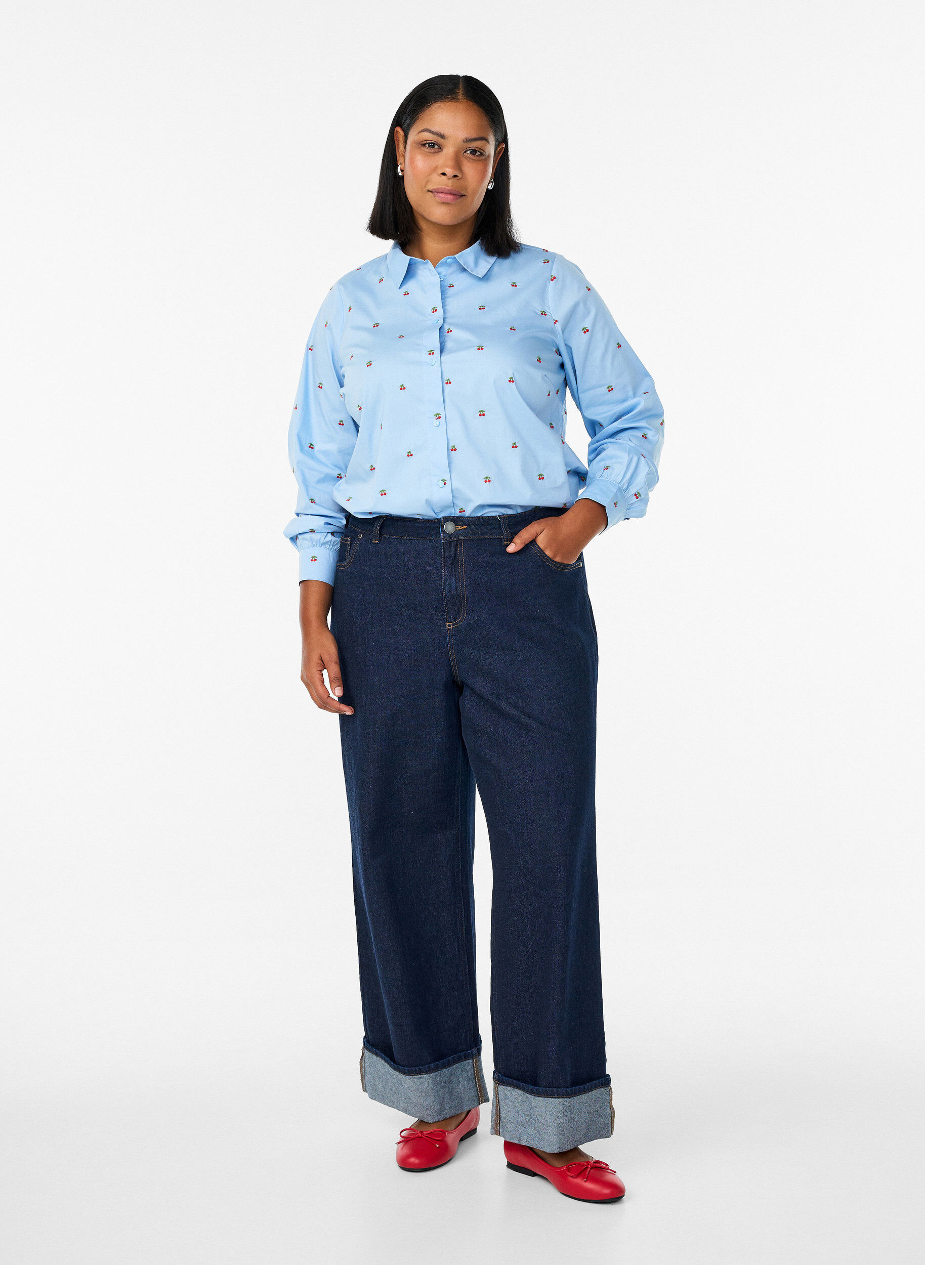 Zizzi Skjorte med broderede kirseb&aelig;r, Bl&aring;, Model image number 1