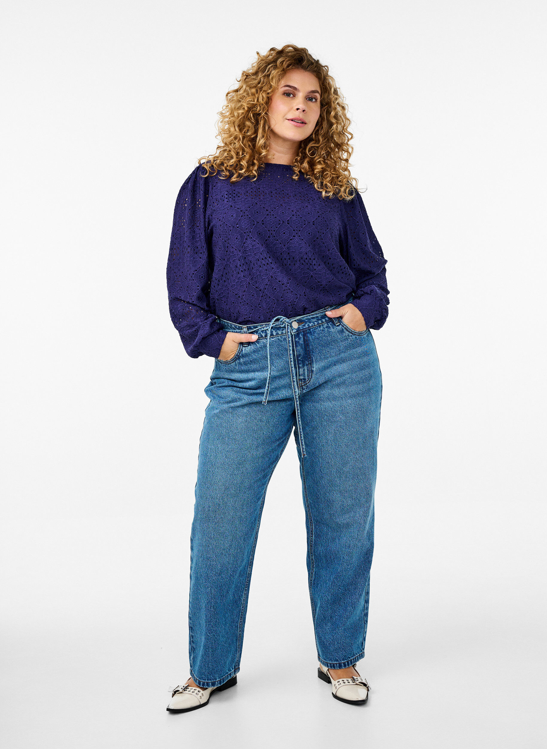 Zizzi Lang&aelig;rmet bluse med hulm&oslash;nster, Lilla, Model image number 1