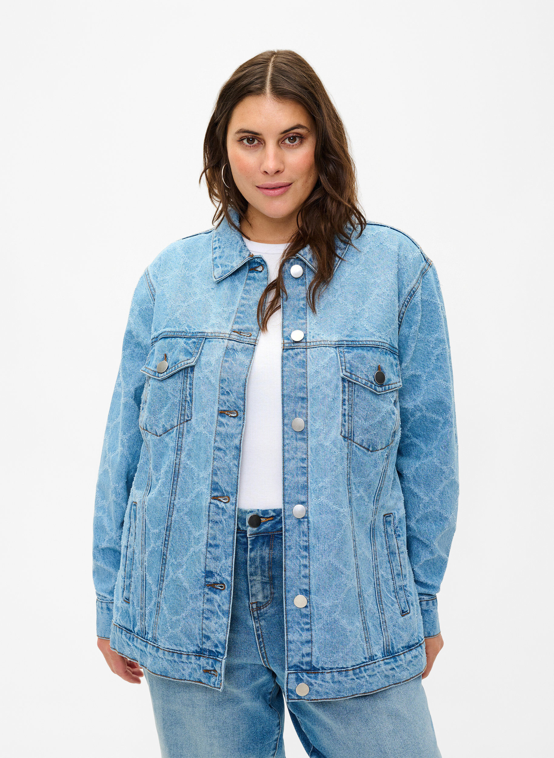 Zizzi Denimjakke med destroy m&oslash;nster , Blue denim, Model image number 0