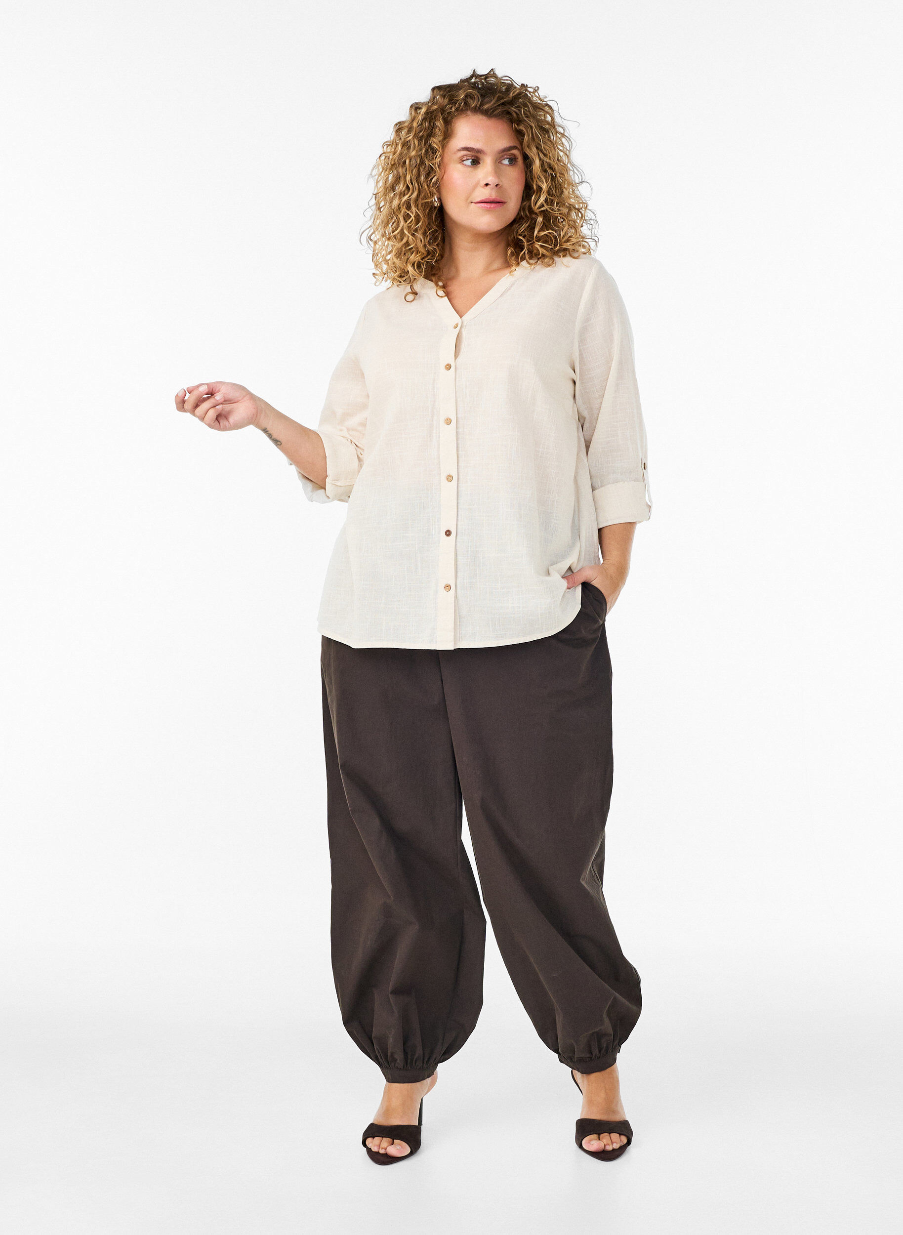 ZizziSkjortebluse i bomuld med v-udsk&aelig;ring, Vanilla, Model image number 1