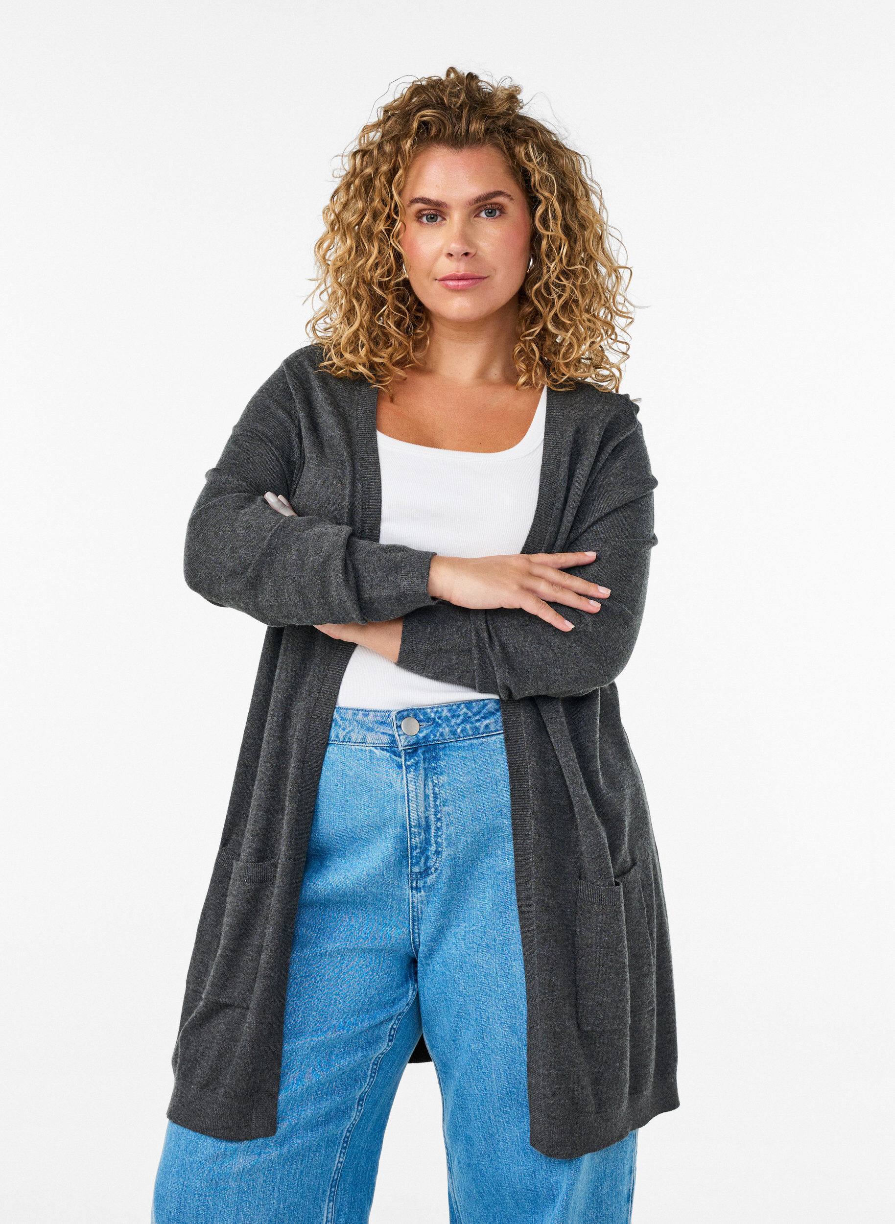 Lang strikcardigan i viskosemix, Gr&aring;, Model