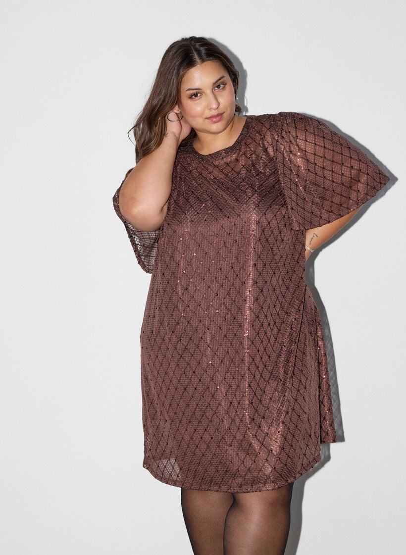 Kort pailletkjole med diamantm&oslash;nster, Brun, Model image number 0