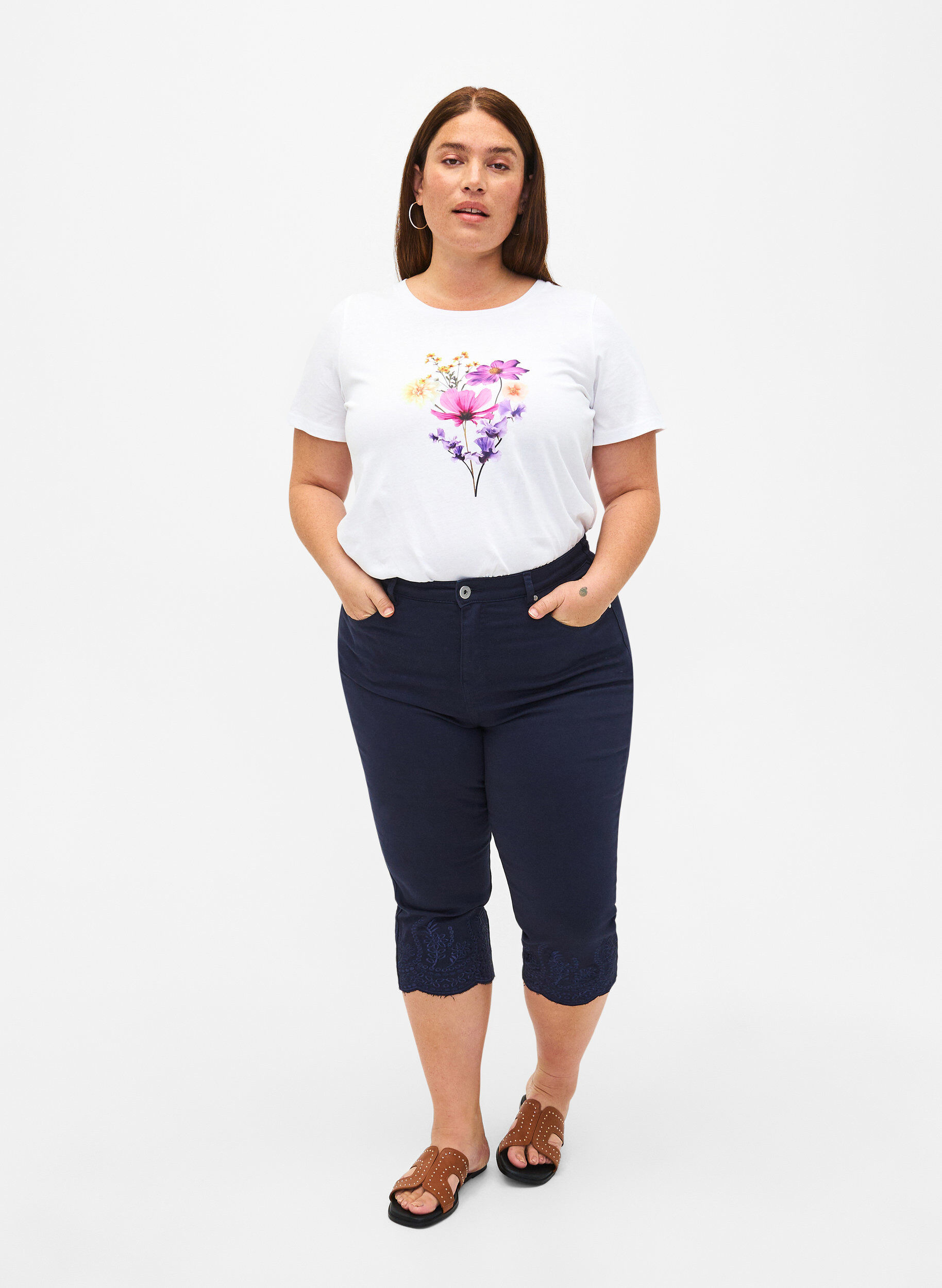 Zizzi T-shirts med blomster motiv, Bright W. w. Flower, Model image number 2