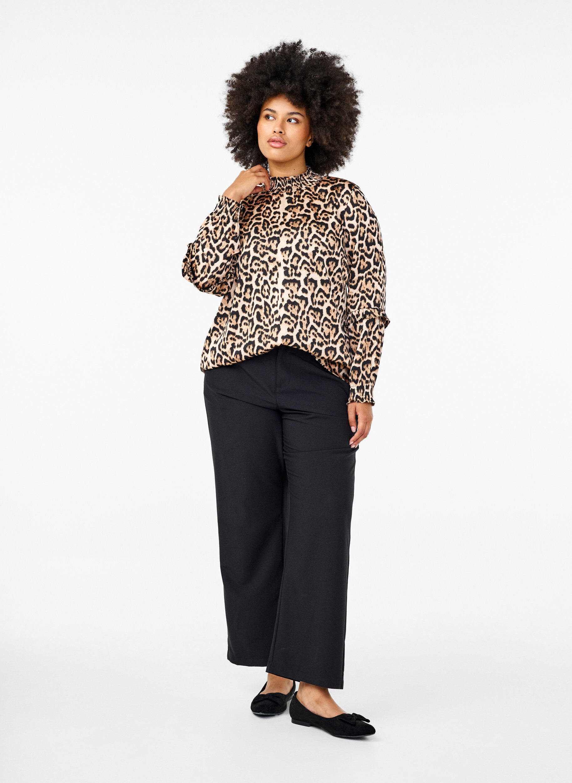 Zizzi Bluse med smock og leopardprint, Brun, Model image number 1