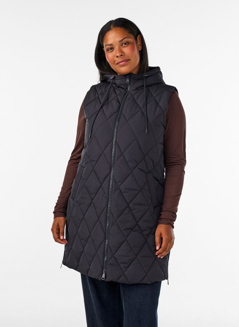 Mellemlang quiltet vest med h&aelig;tte, Sort, Model image number 0