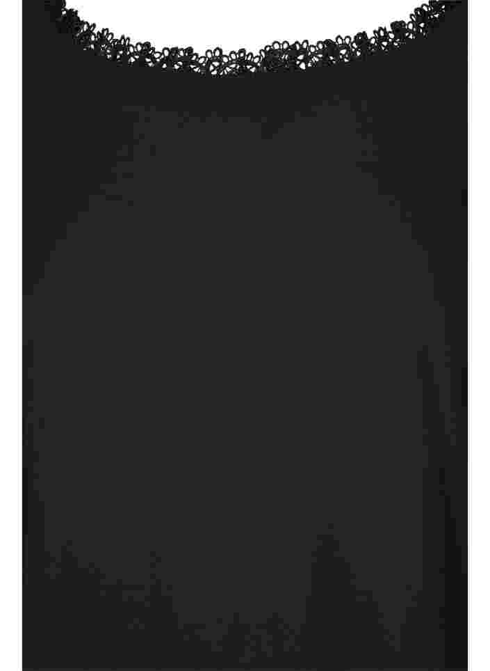 Bluse med 3/4 ærmer og blonderyg, Black, Packshot image number 2