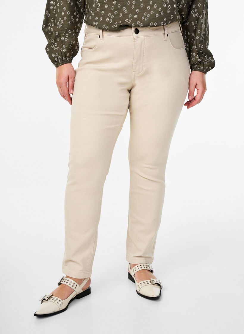Slim fit Emily jeans med regulær talje, Beige, Model image number 2