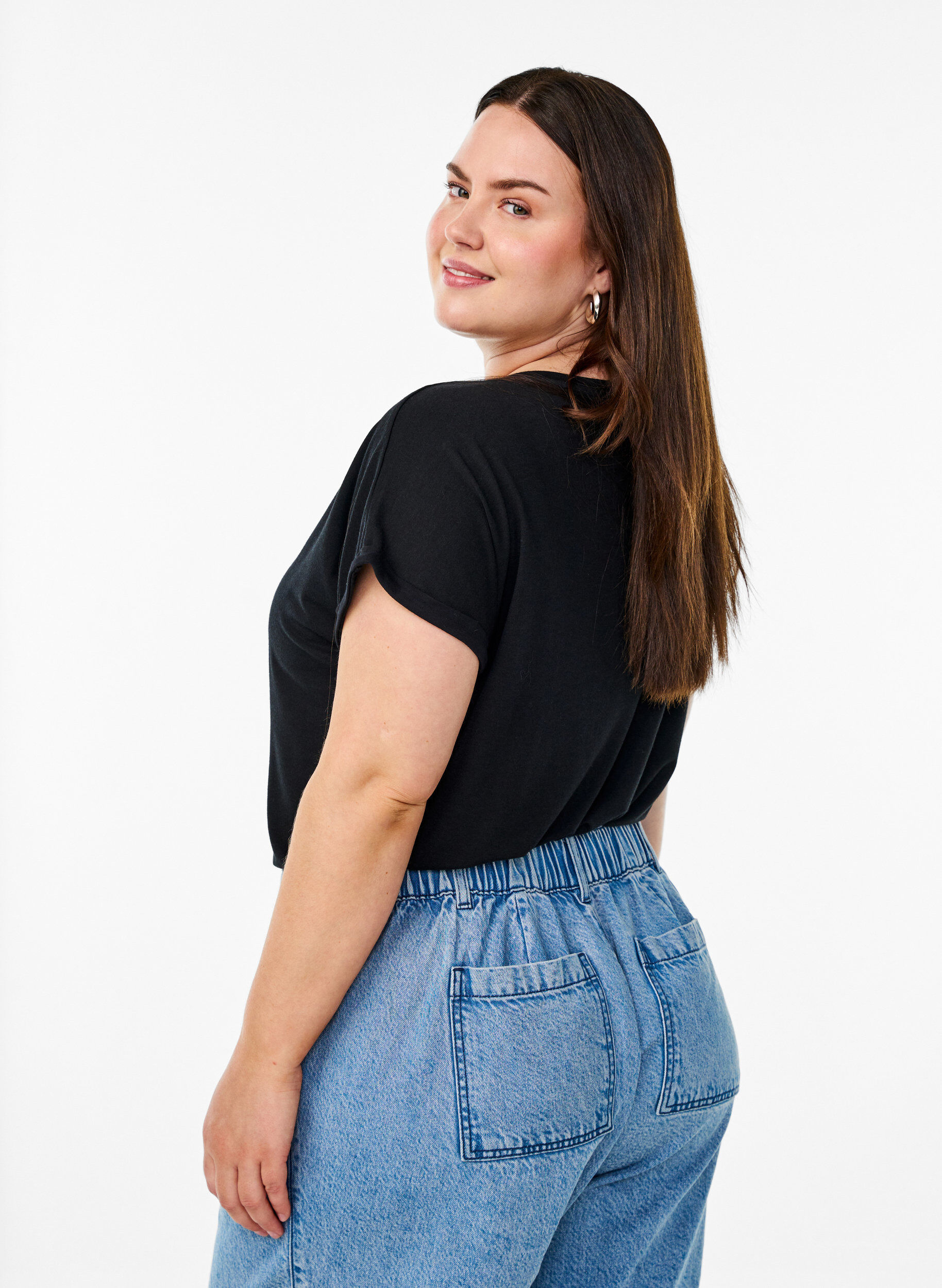 Zizzi L&oslash;s t-shirt i viskose med rund hals, Sort, Model image number 2