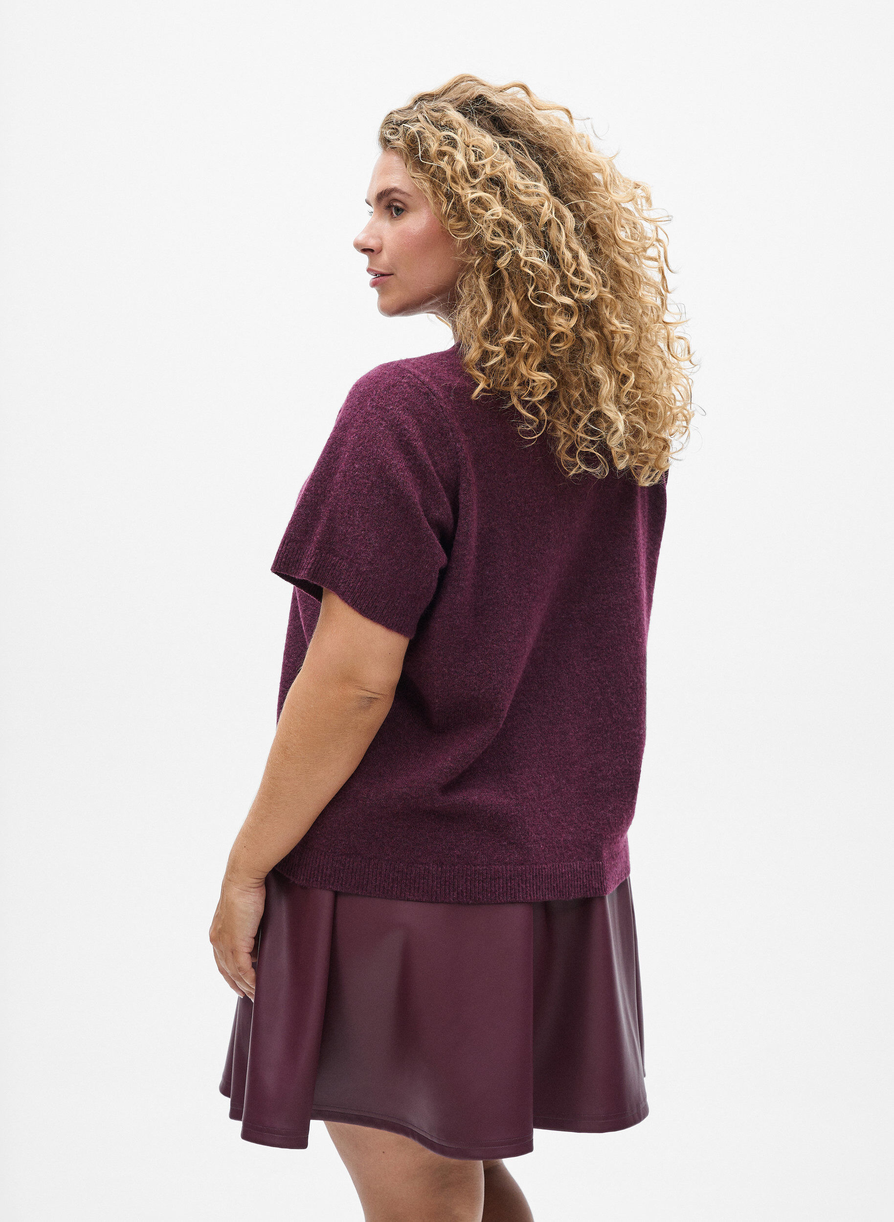 ZizziStrik cardigan med korte &aelig;rmer, M&oslash;rk Bordeaux, Model image number 2