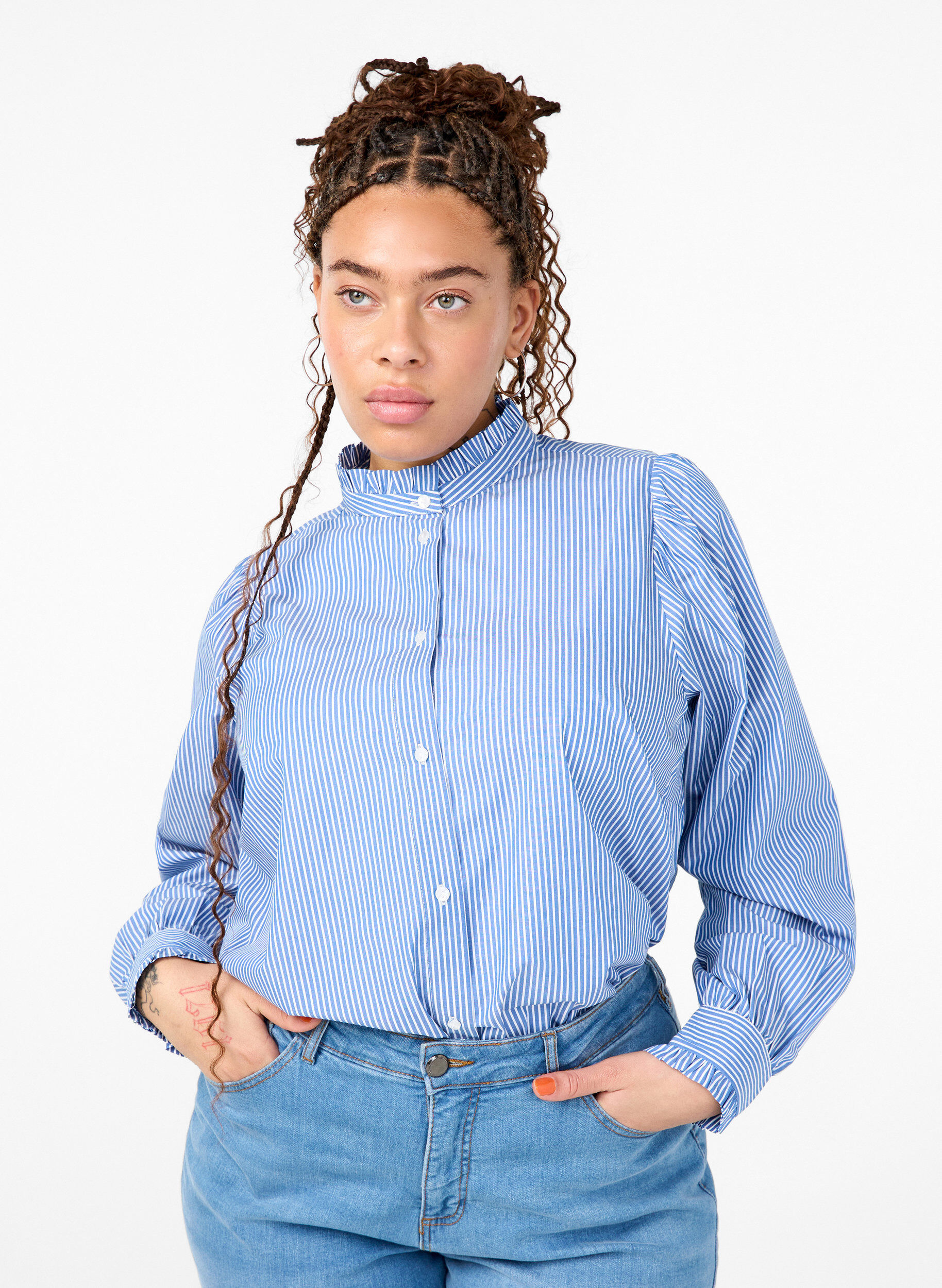 Zizzi Stribet skjortebluse med fl&aelig;ser, Princess Blue W. St., Model image number 0