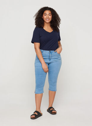 Højtaljede capri jeans i bomuldsmix, Light blue denim, Model image number 0