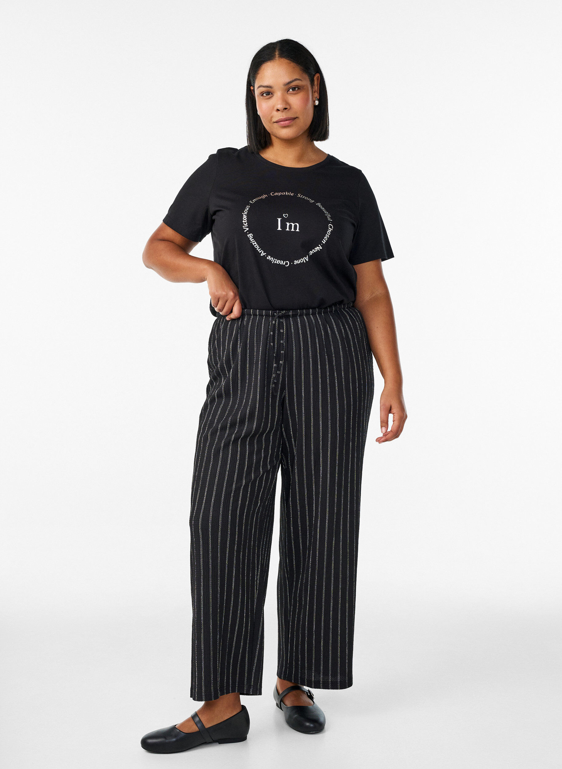 Zizzi T-shirt med motiv, Sort, Model image number 1