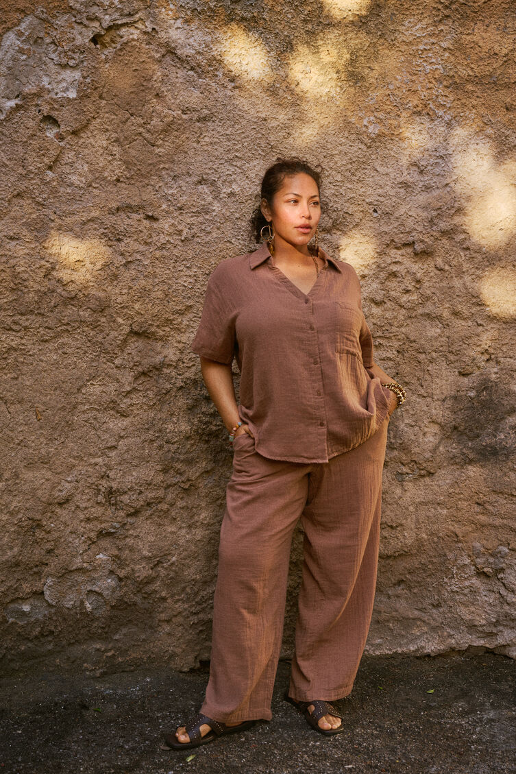 Brunt s&aelig;t i bomuldsmusselin, , Model