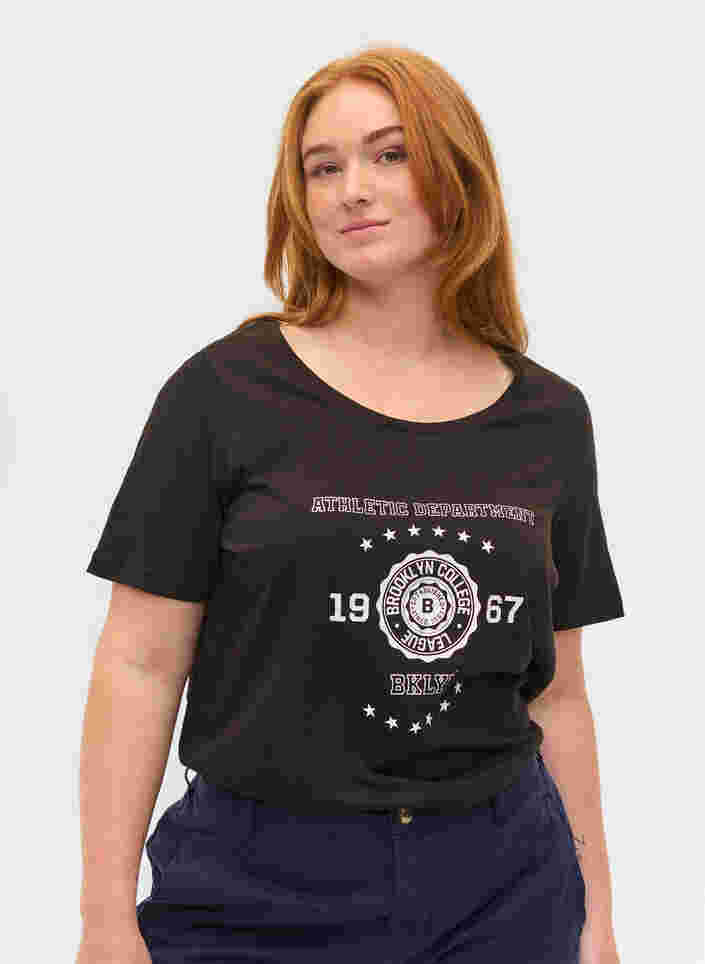 Kortærmet bomulds t-shirt med tryk, Black, Model