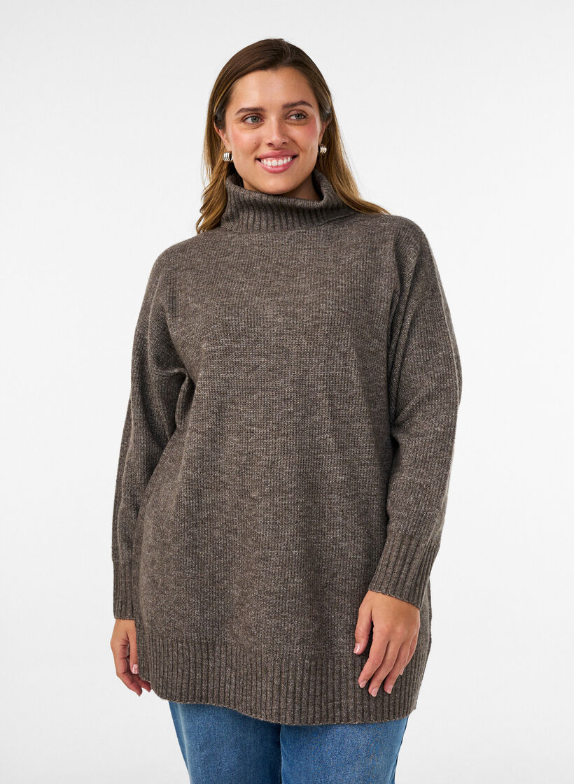 L&oslash;s strikbluse med rullekrave, Brun, Model image number 0