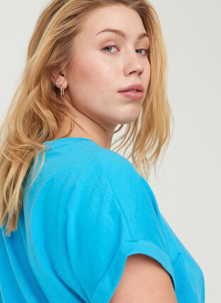 T-shirt i bomuldsmix, RIVER BLUE Mel., Model image number 2