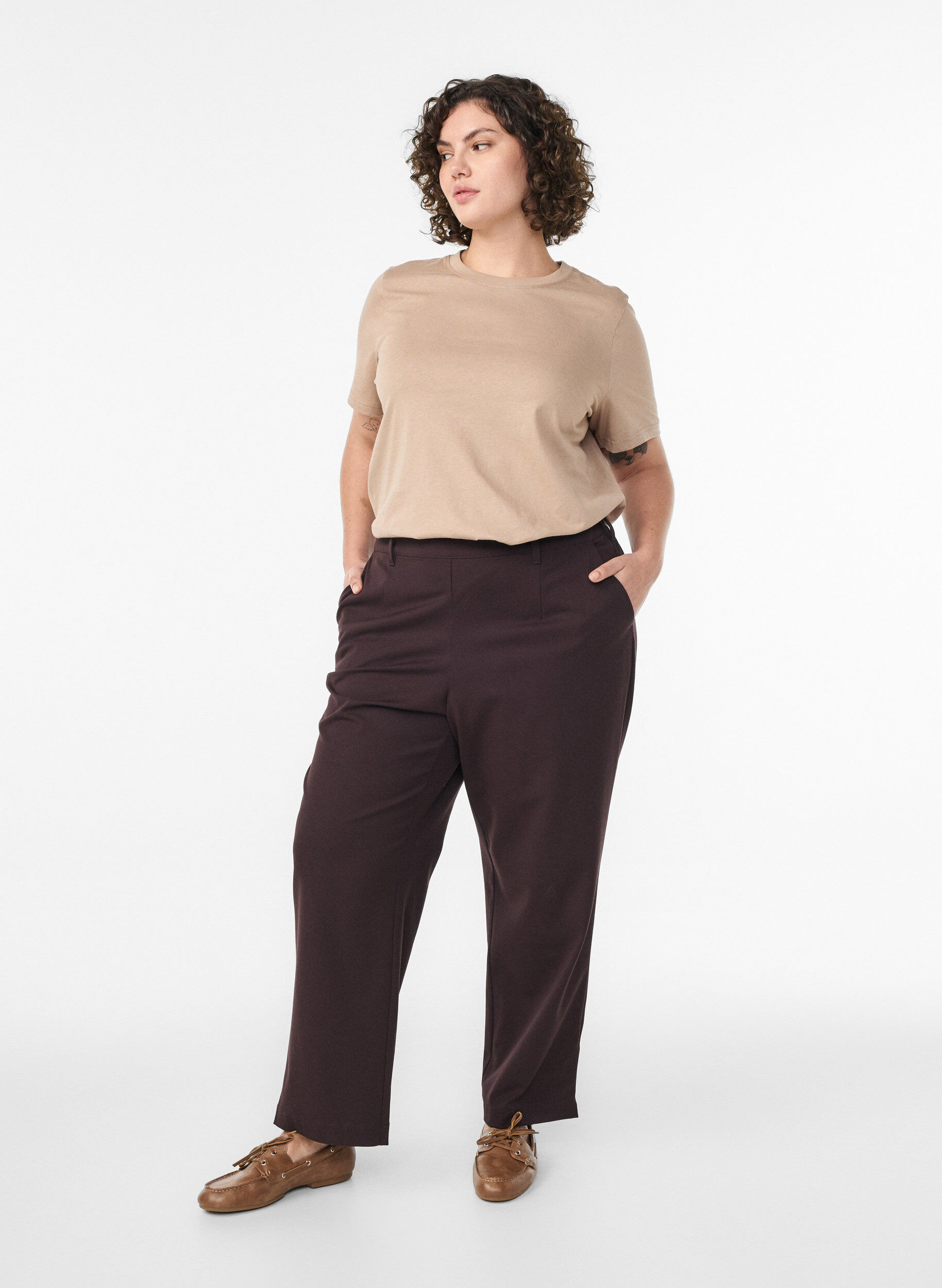 ZizziBasis t-shirt i bomuld med rund hals, Beige, Model image number 1