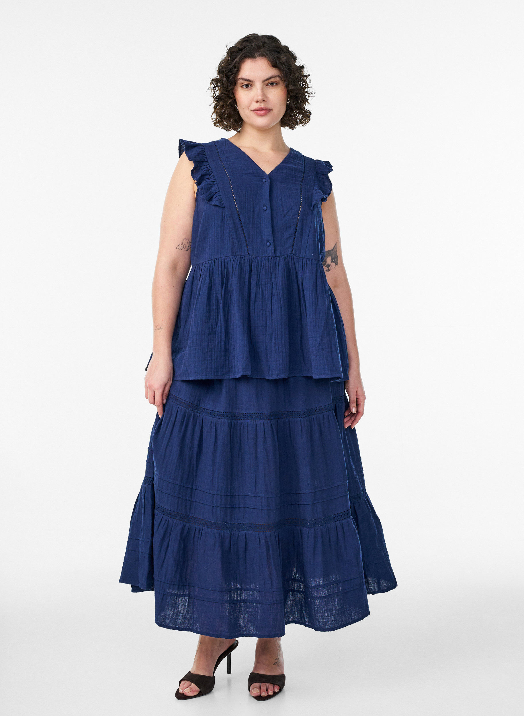 ZizziA-formet midi nederdel i bomuldsmusselin med crochetb&aring;nd, Bl&aring;, Model image number 0