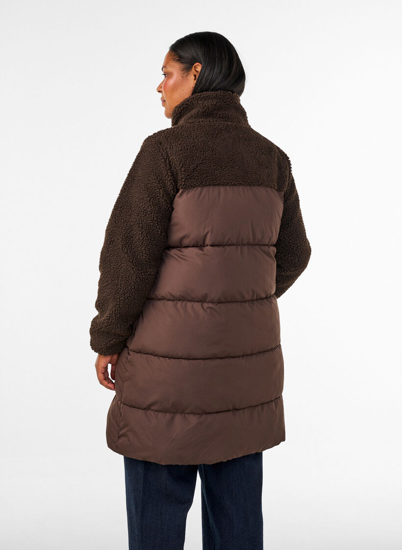 Mellemlang pufferjakke med teddyfleece, Brun, Model image number 2