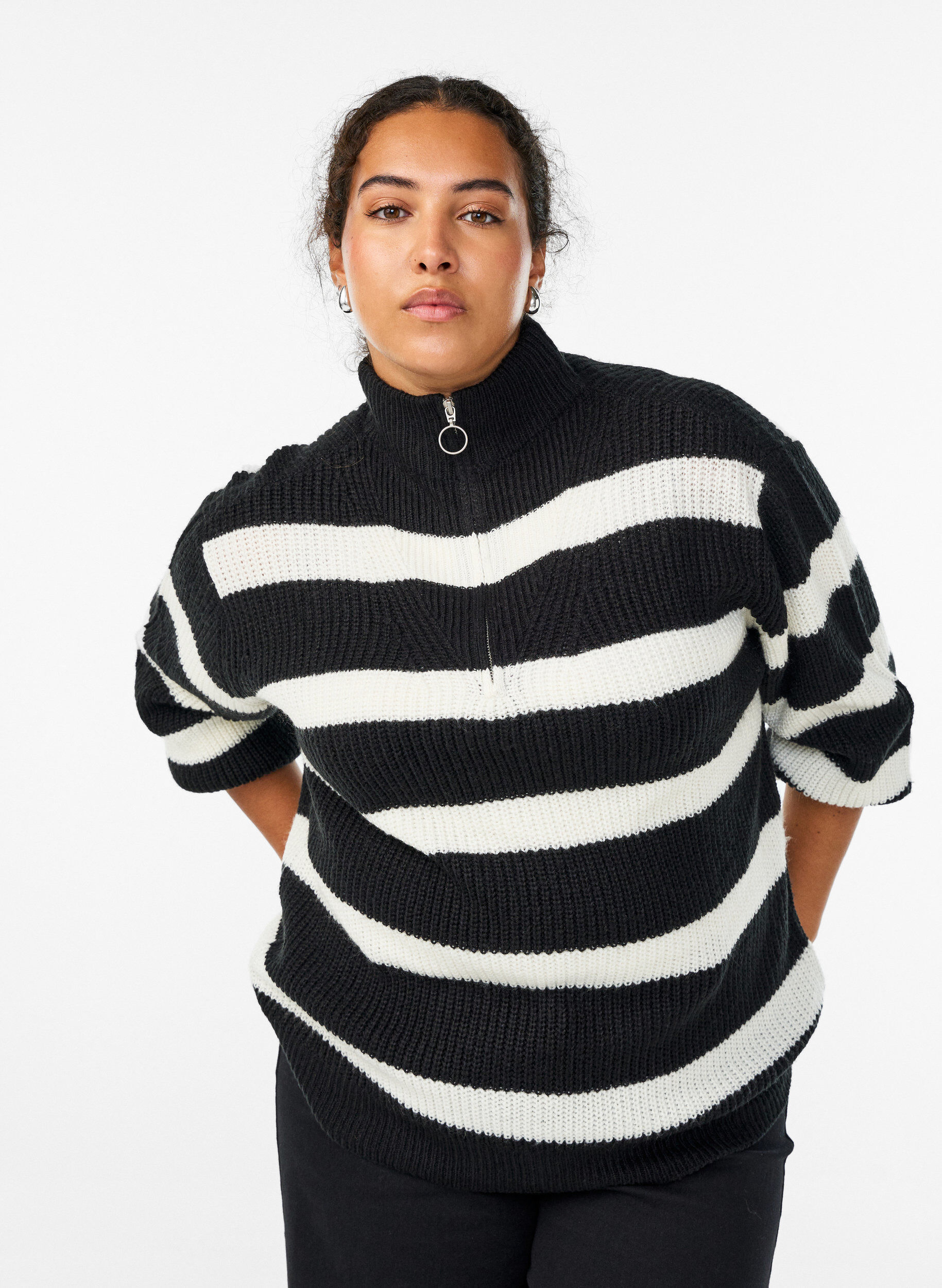 ZizziStriktr&oslash;je med h&oslash;j hals og lynl&aring;s, Sort, Model image number 0